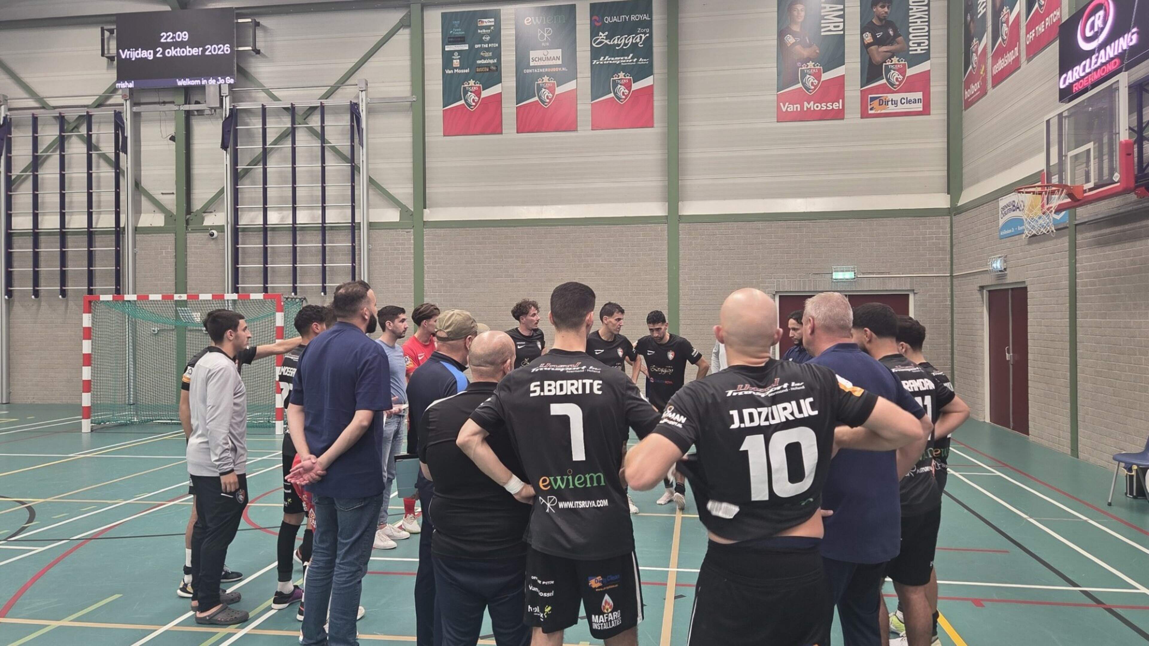 Na een zwakke eerste helft haalt Tigers Roermond nog fors uit: ‘Ik heb de spelers heel duidelijk gem