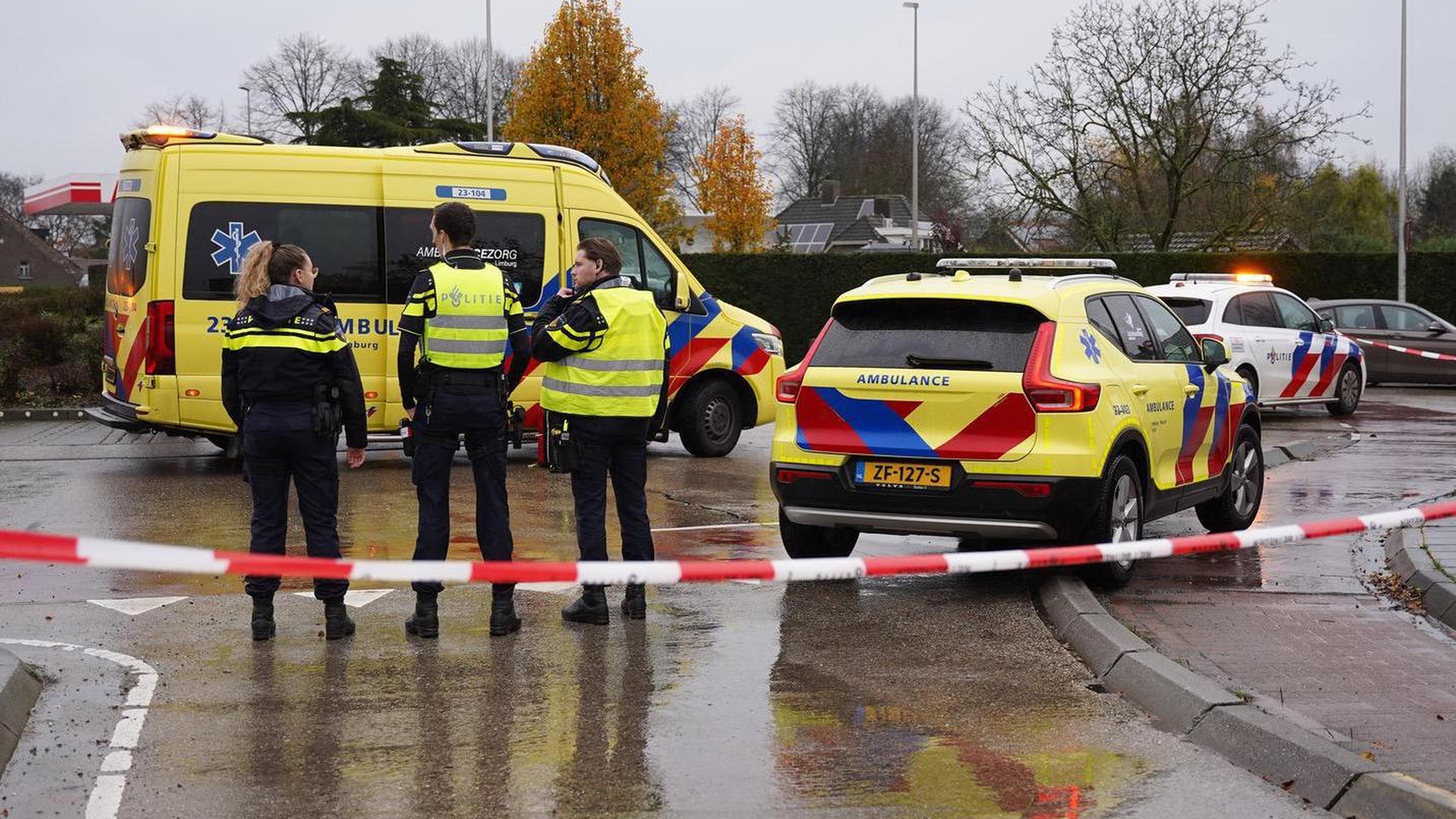 Fietsster raakt zwaargewond bij aanrijding in Stramproy, traumahelikopter opgeroepen