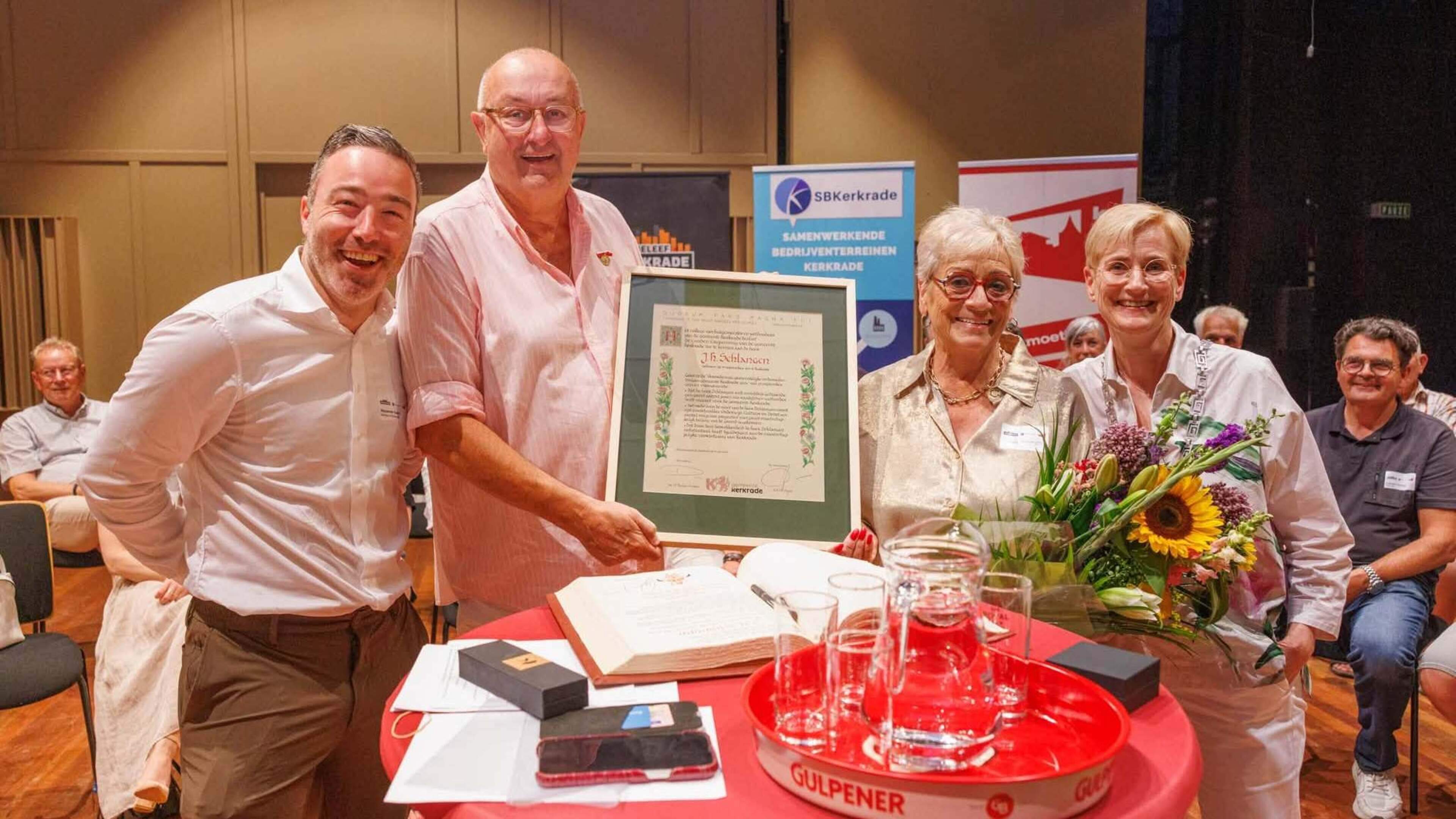 Gouden Erepenning gemeente Kerkrade voor oud-wethouder Jo Schlangen