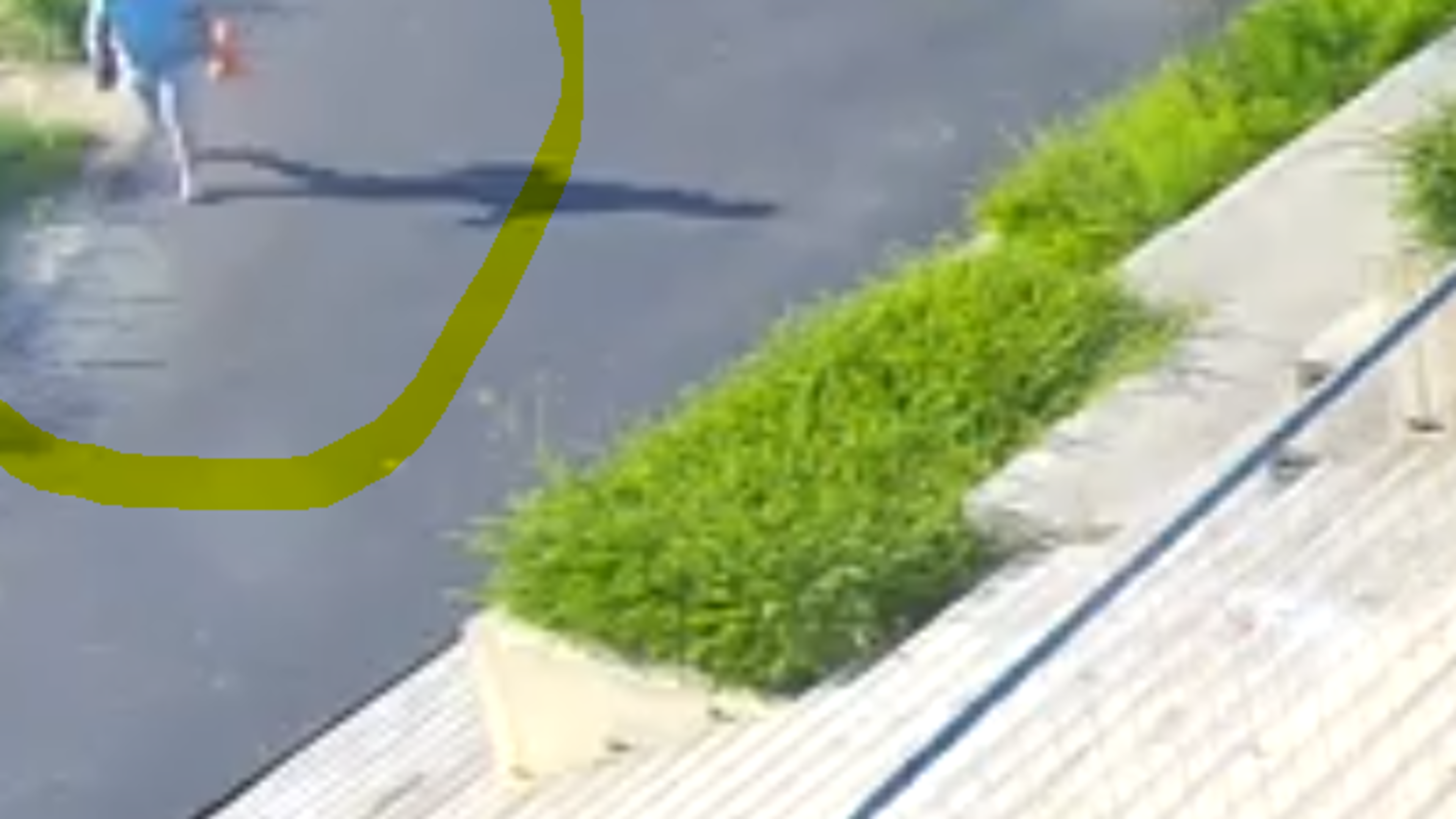 Man gaat op klaarlichte dag aan de haal met deel van eerder vernield kunstwerk in Brunssum, maar cam