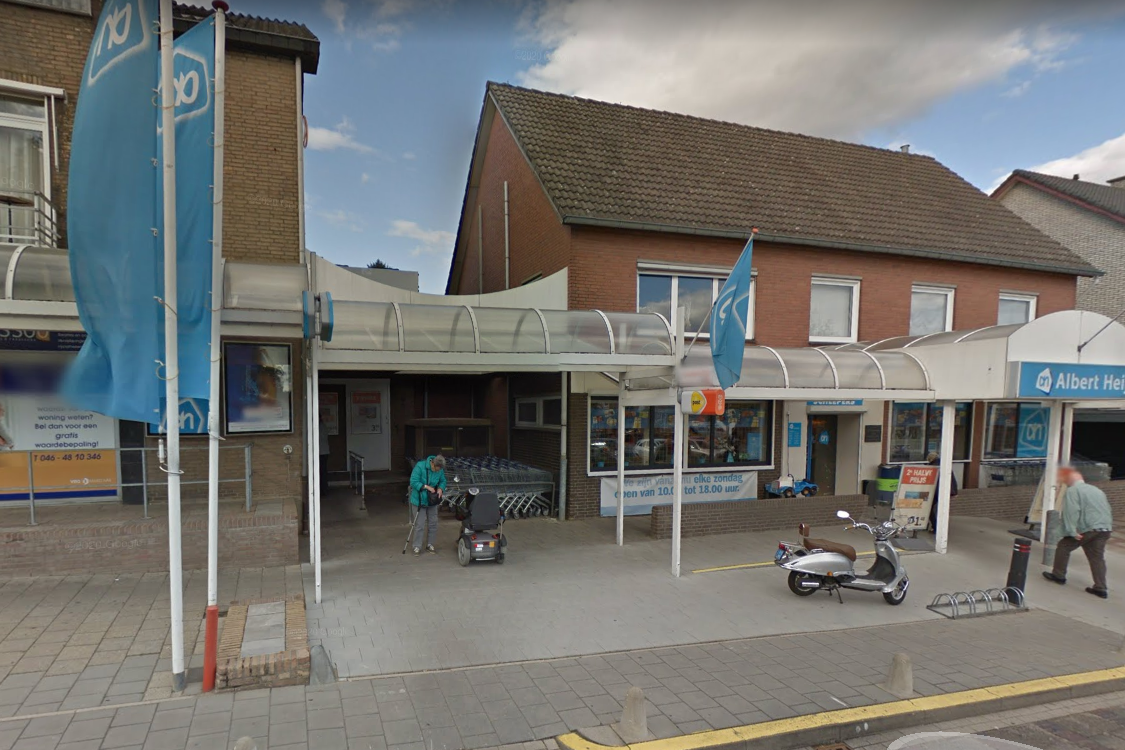 Verward persoon slaat tweemaal toe in Albert Heijn Hulsberg: vrouw loopt hersenschudding op