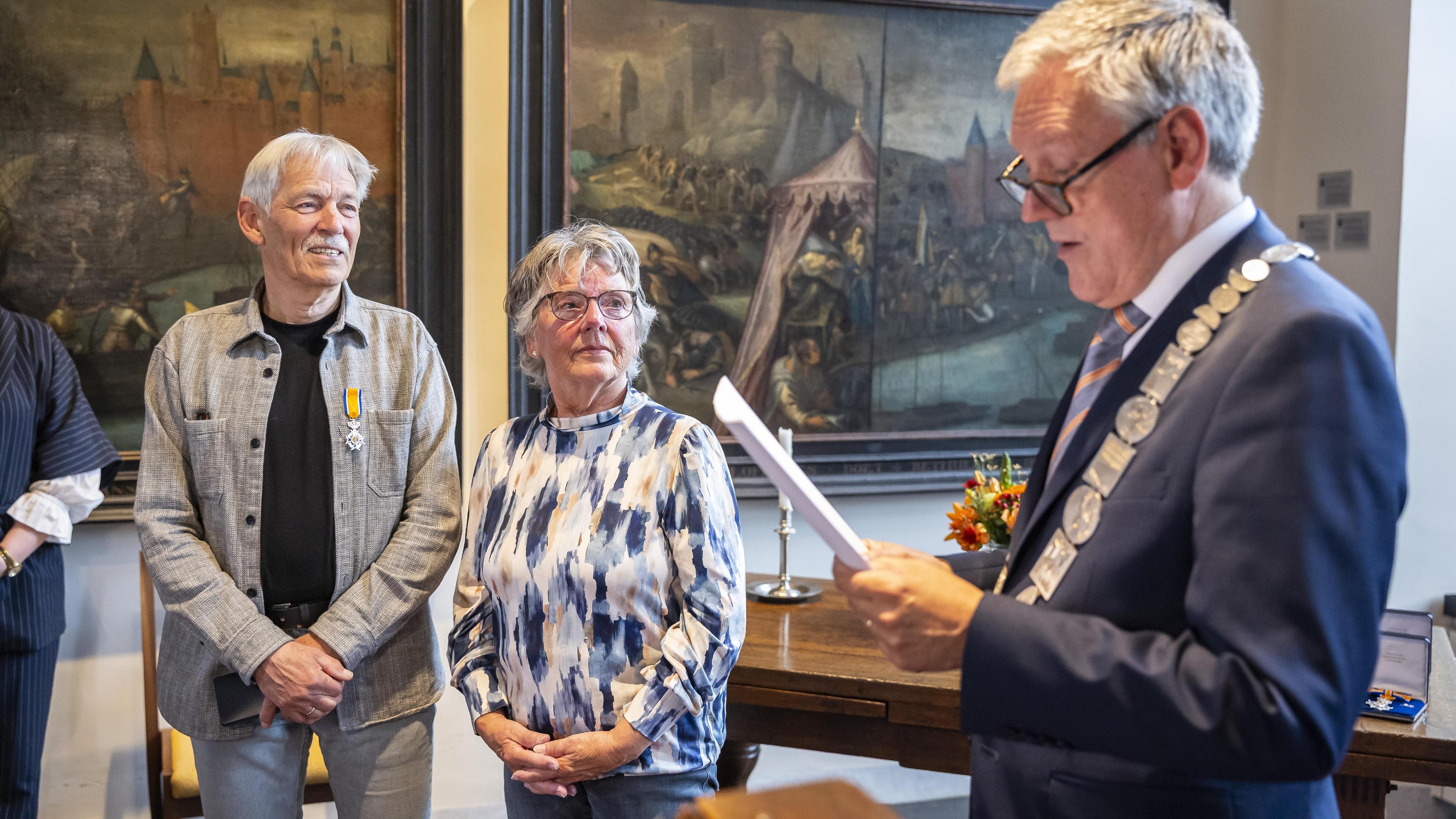 Lintje voor Tom (78) en Tonnie (77) die carnaval in Hout-Blerick reanimeerden: ‘Vastelaovend was hie