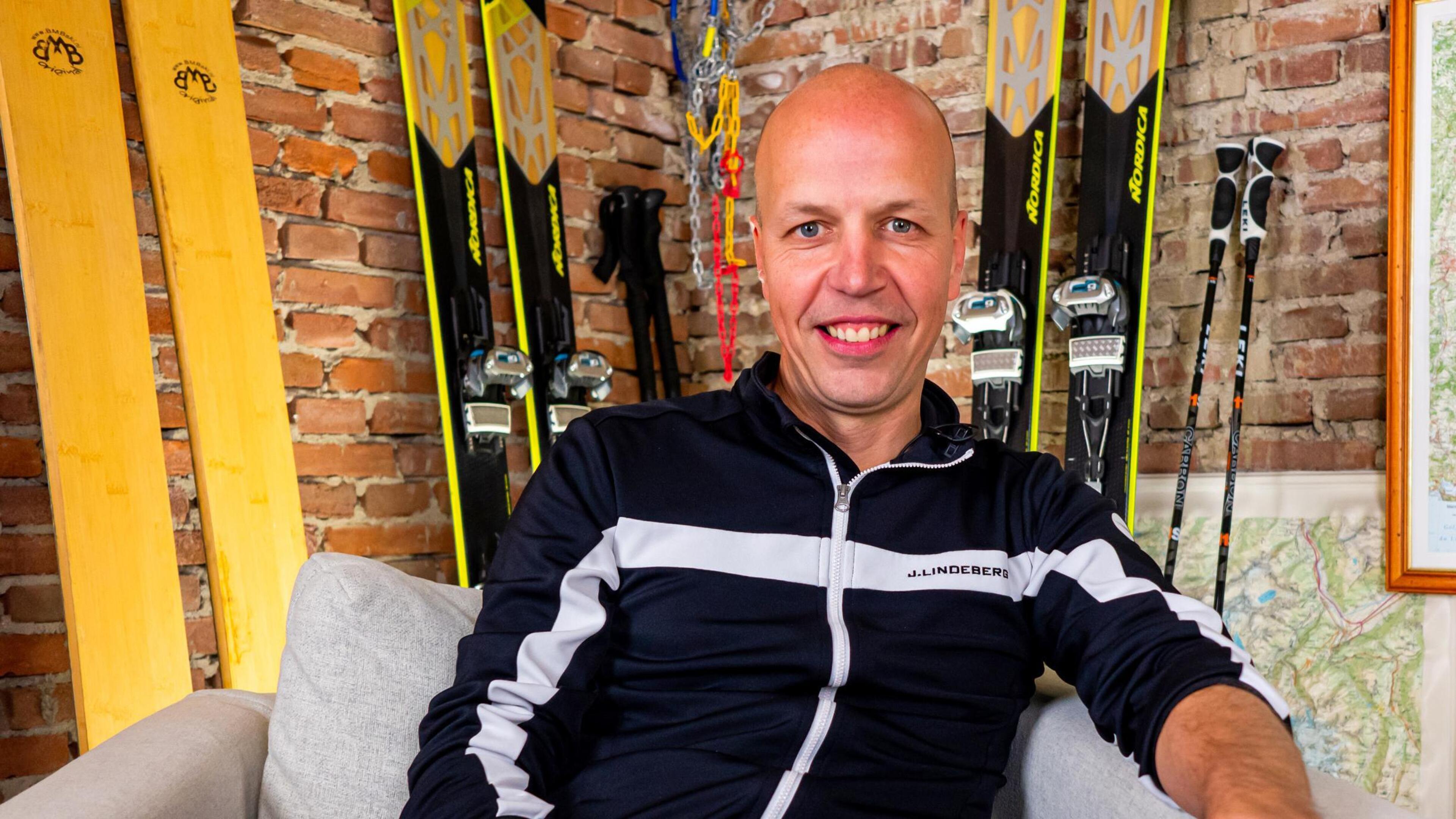 Verkeerskundige Roel uit Melderslo volgde zijn jongensdroom en is nu de weerman van de wintersport