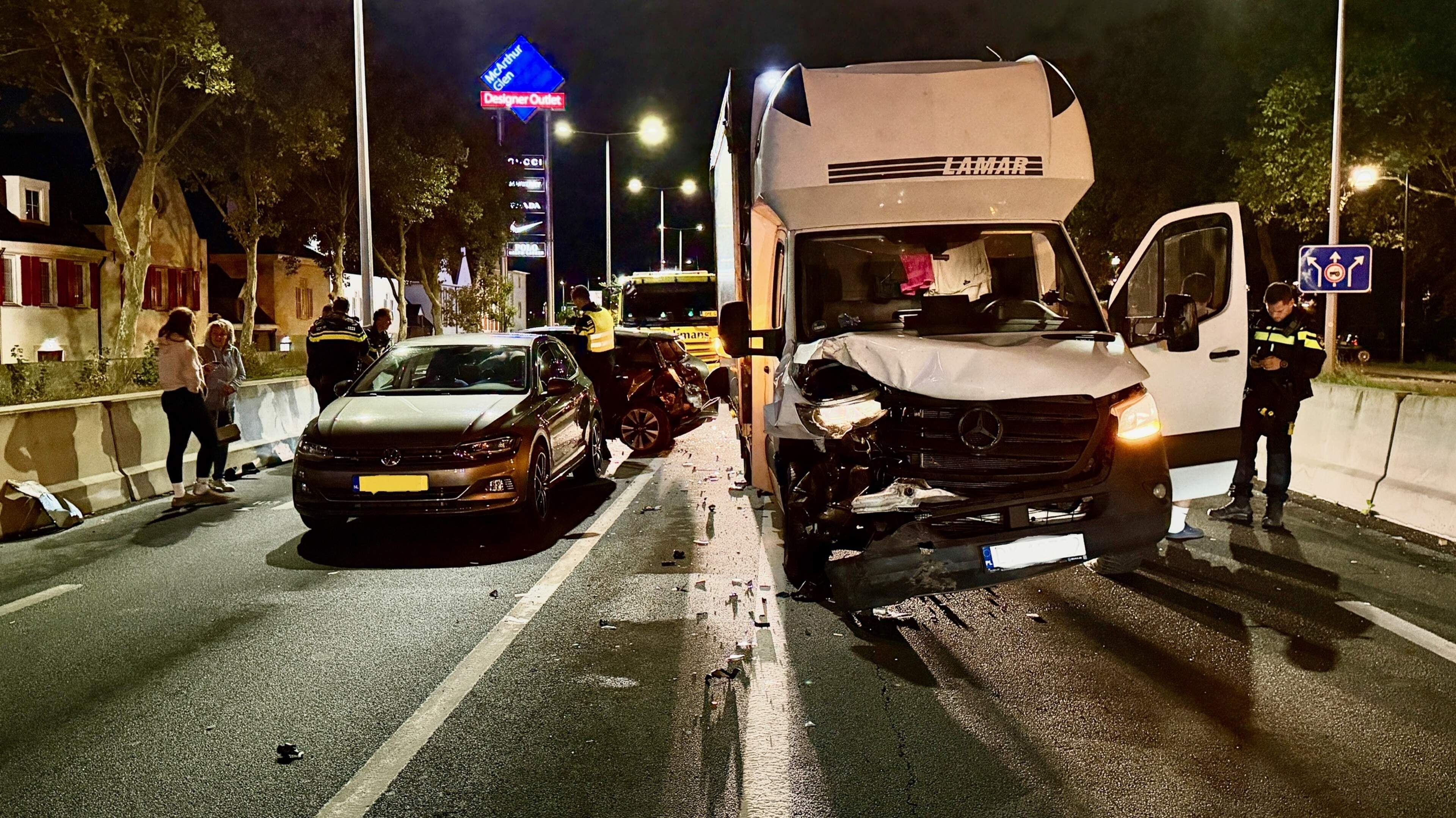 Drie auto’s betrokken bij ongeluk op N280 in Roermond