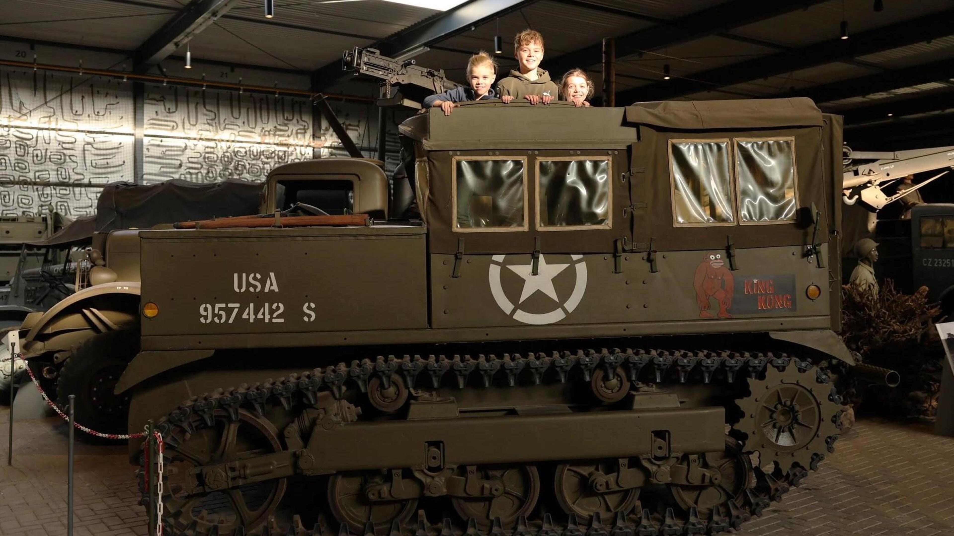 Op tanks klimmen, meedoen aan D-Day en bombardementen beleven in oorlogsmuseum Overloon