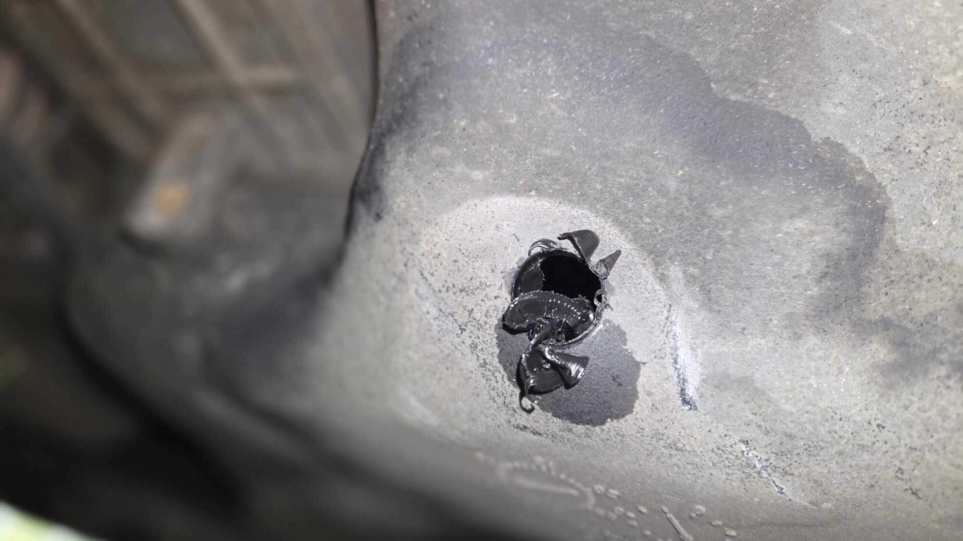 Benzinetanks doorboord, brandstof gestolen en auto’s onklaar in Heerlen: ‘Je kunt de bramen van het 