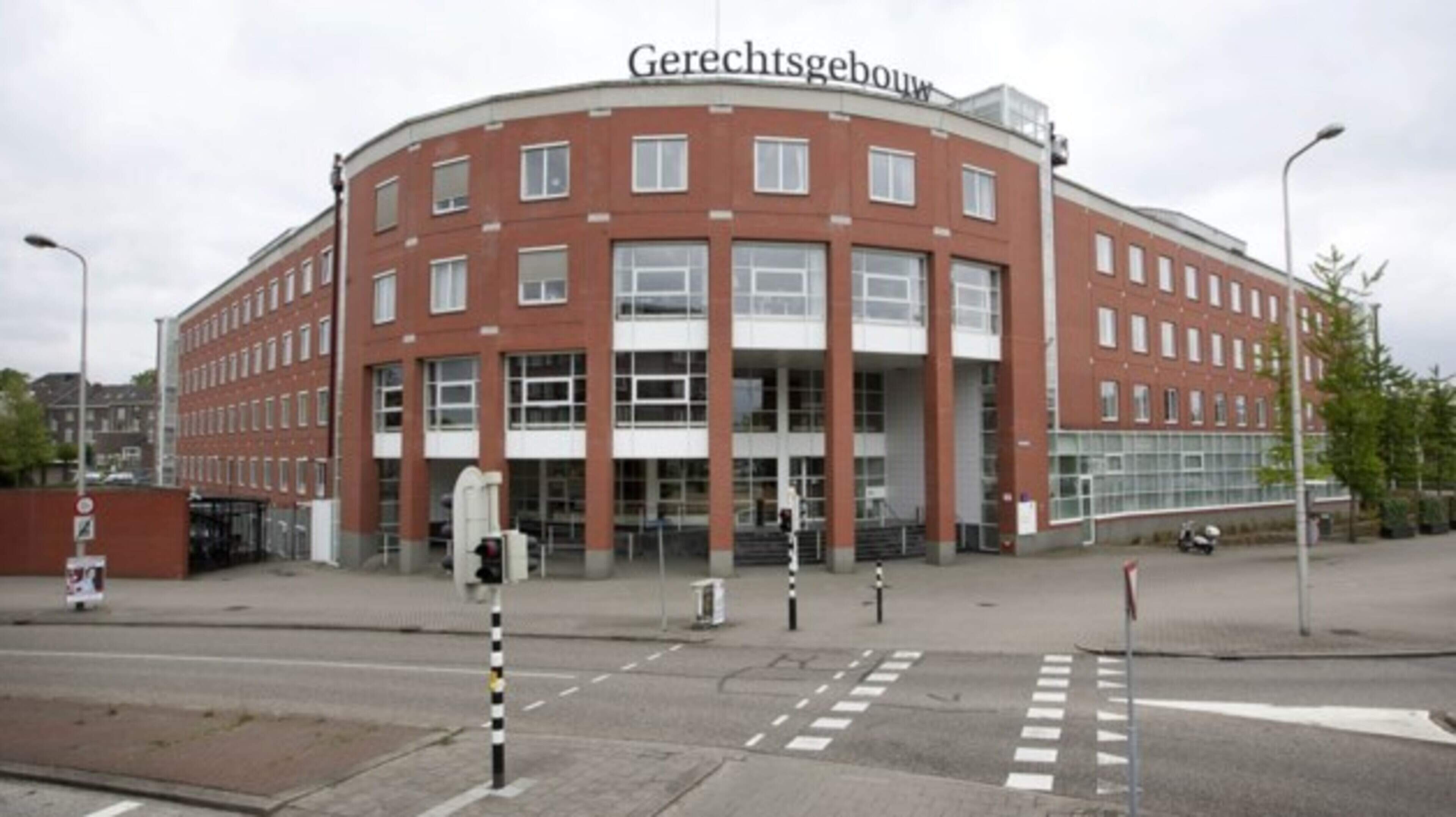 OM eist 20 maanden cel tegen Gelener die harddrugs dealde en een halfautomatisch wapen had: ‘Deze pa