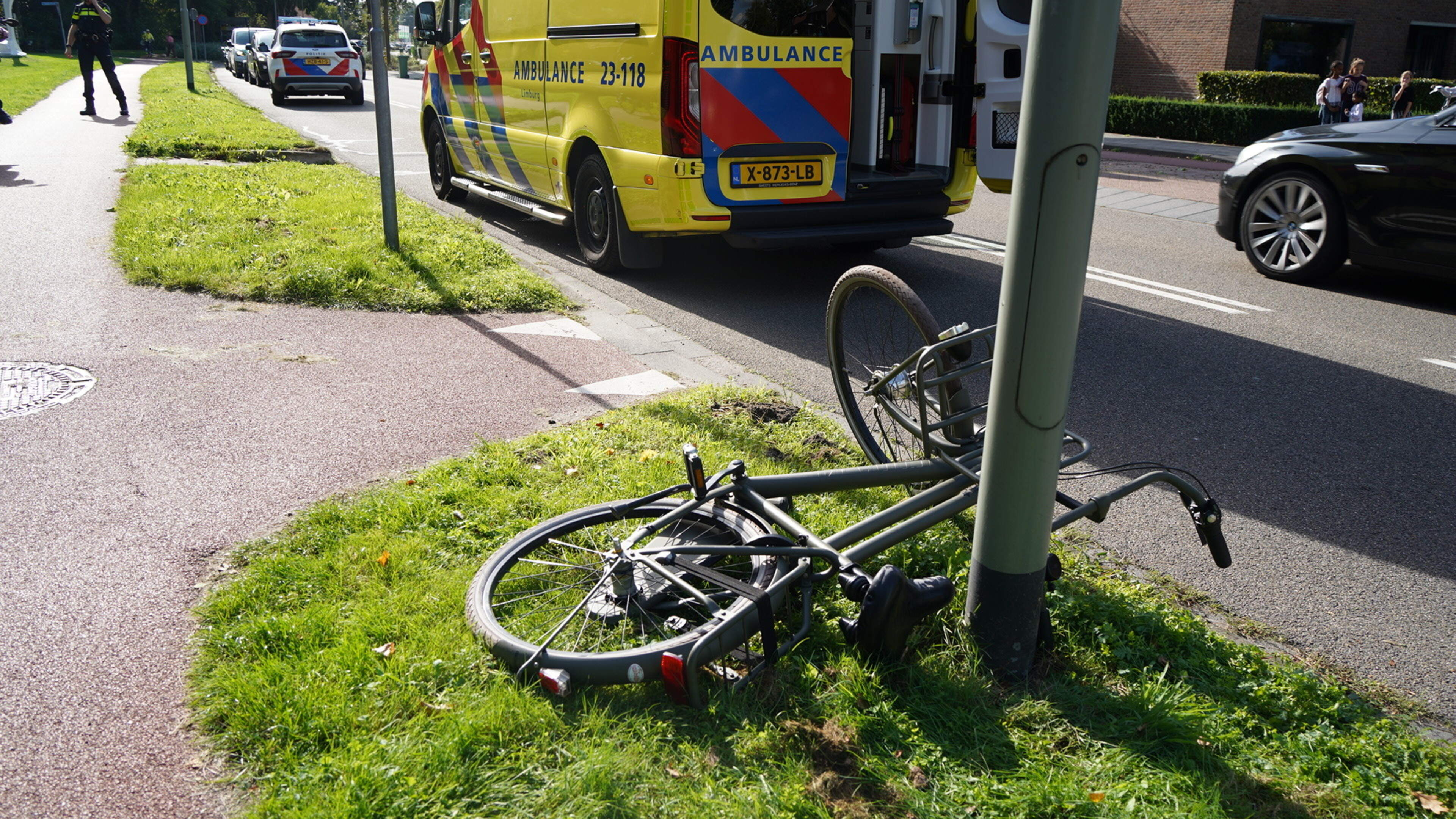 Jongen op fiets gewond na aanrijding door auto in Venray