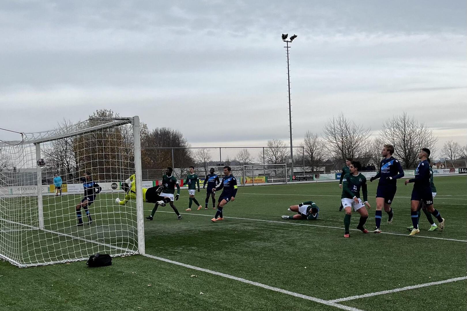 De twee doelpunten van Danila Tsilyk ten spijt, Minor redt het niet ...
