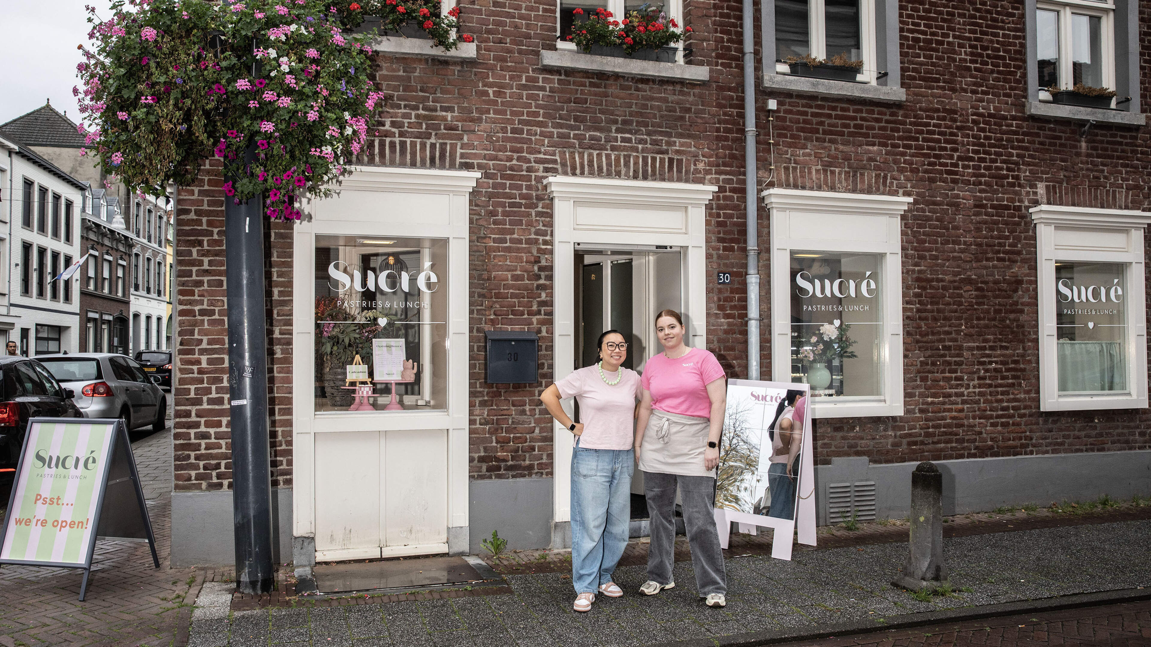 Zoë en Thuan waren collega’s, nu hebben ze hun eigen patisserie in Roermond: ‘Onze droom is al uitge