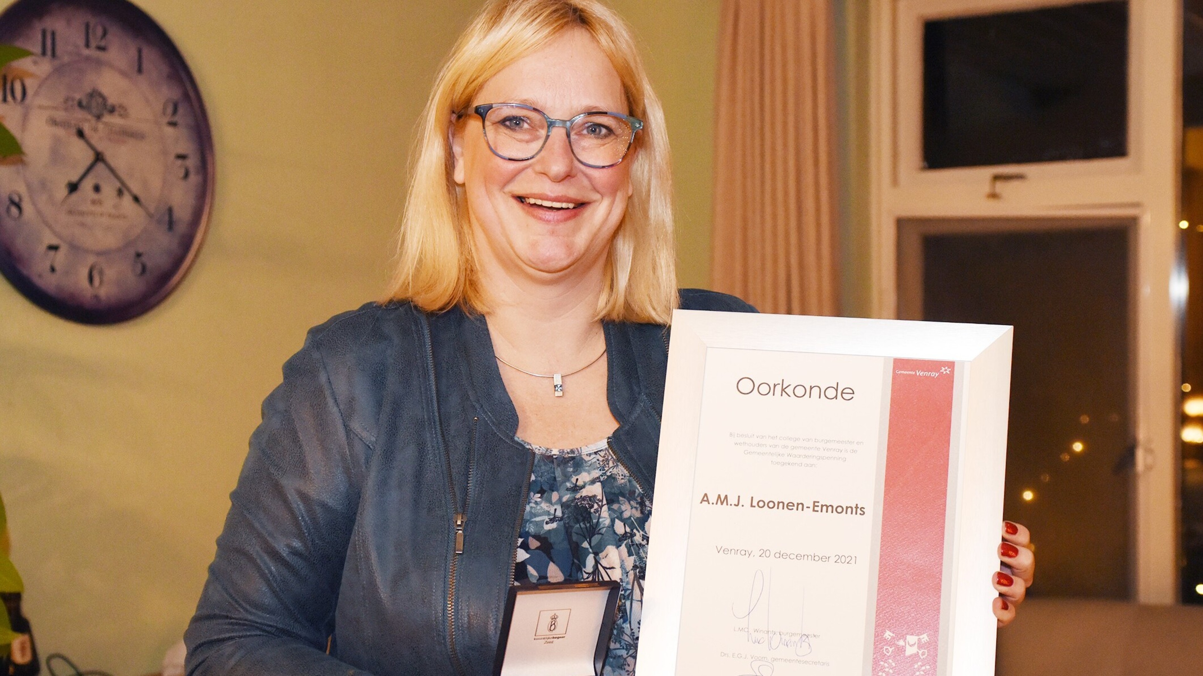 Bronzen Waarderingspenning voor Anita Loonen-Emonts uit Oirlo