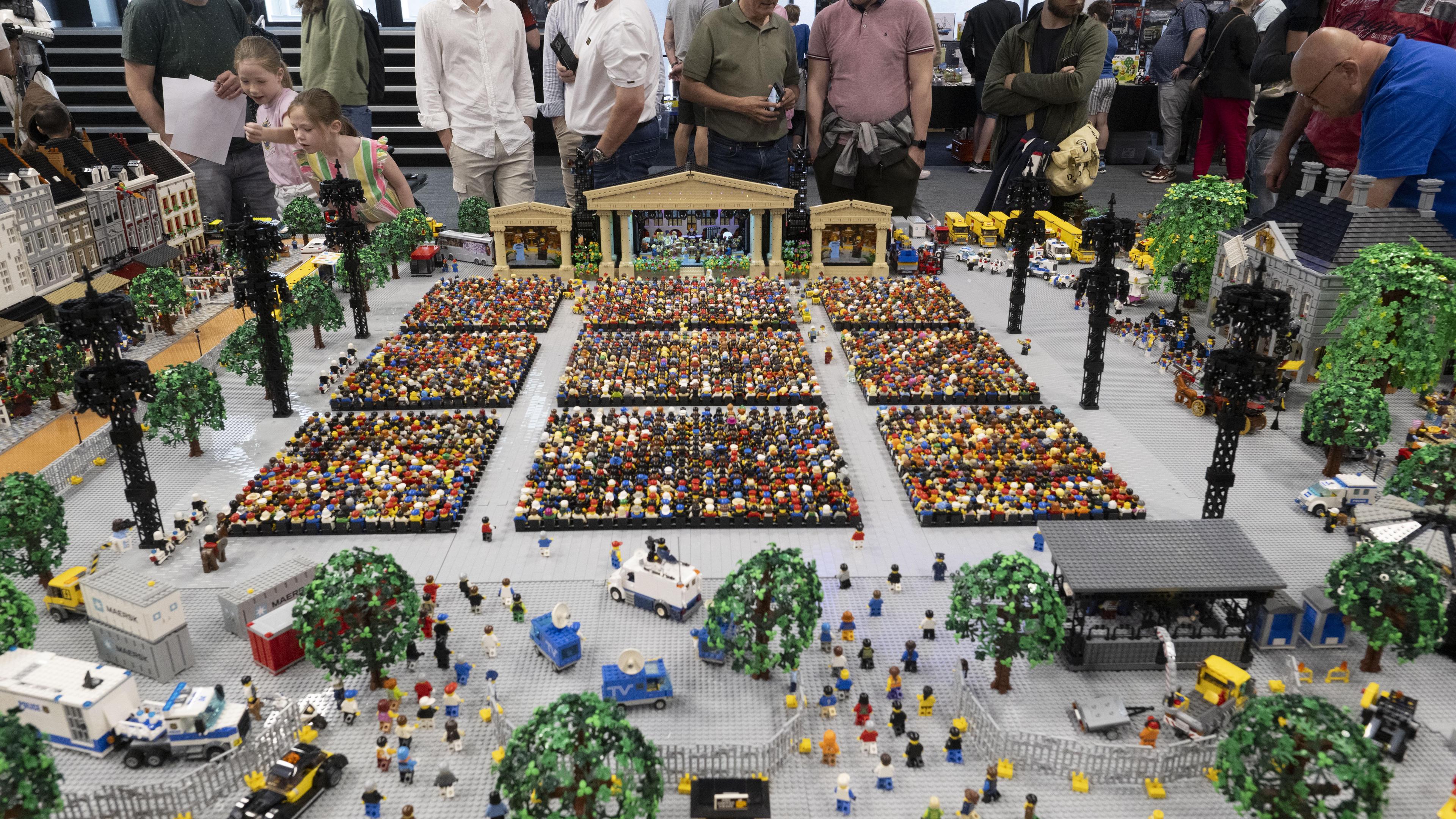 Vrijthof-concert André Rieu minutieus nagebouwd in Lego: ‘Zitten heel veel uren werk in dat plein’