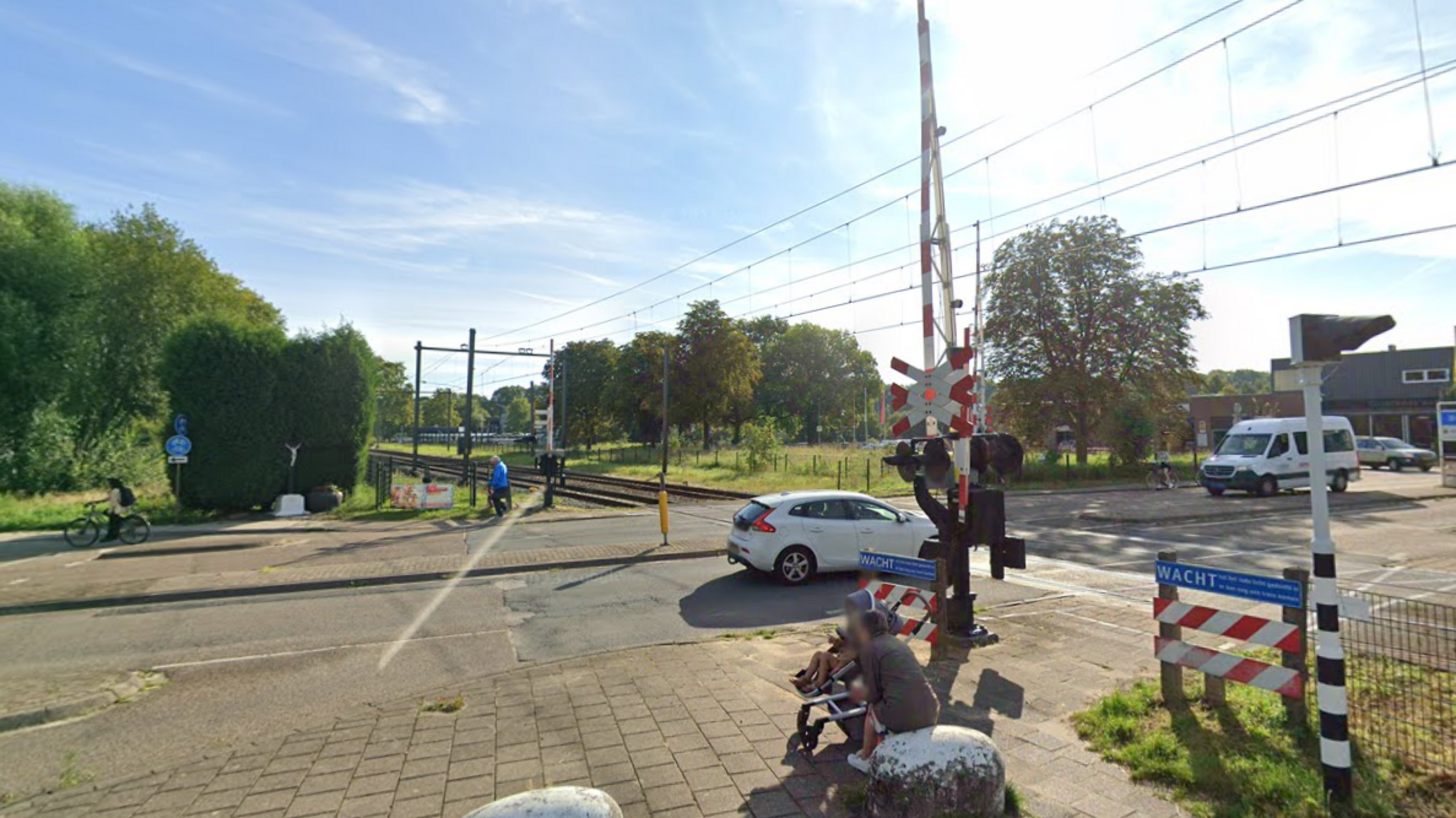 Overweg Beek-Elsloo zes weken dicht voor alle verkeer