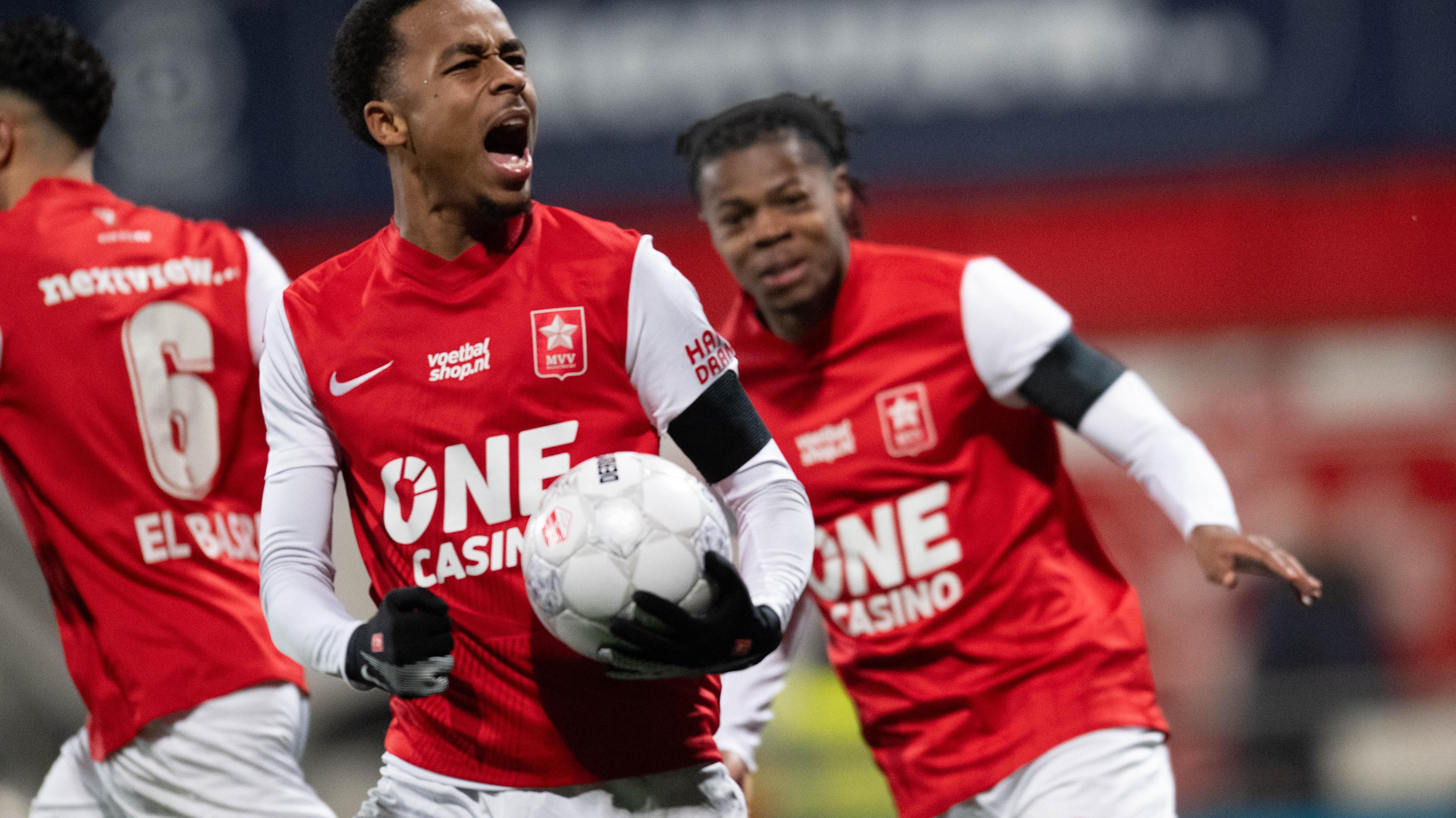 MVV-revelatie speelde vorig seizoen nog in de vierde divisie en staat nu voor interlanddebuut: ‘Dach