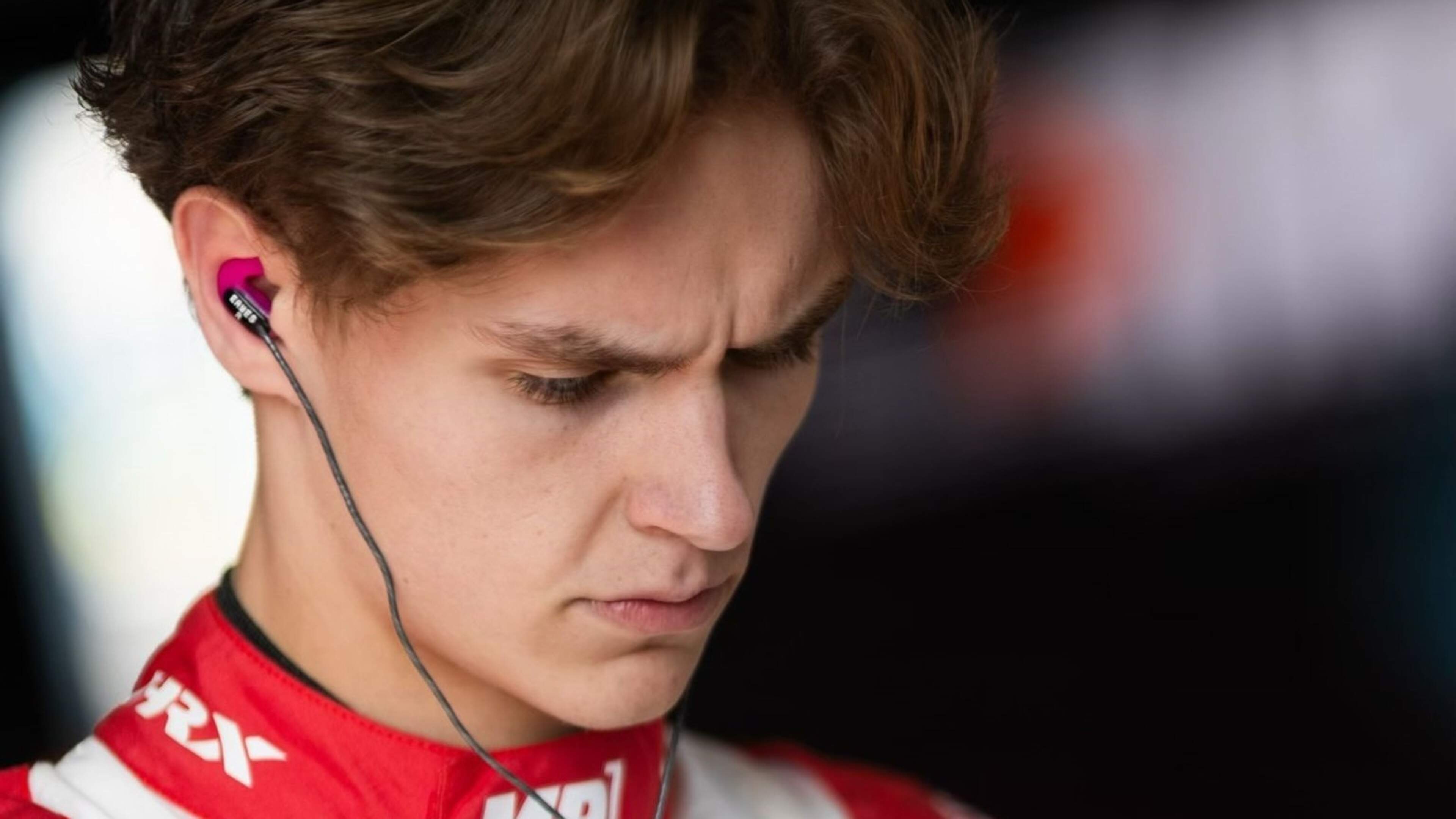 Racetalent Kasper Schormans (17) uit Born geeft als leider in het Spaanse F4-kampioenschap wederom v