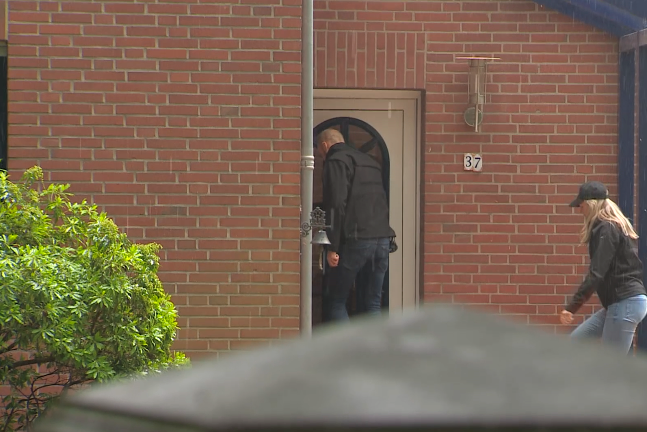 Inval FIOD in Arcen: PVV’er Gom van Strien in verband gebracht met fraude
