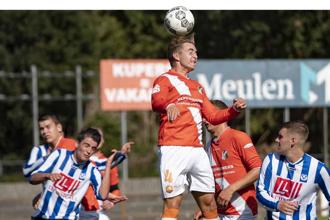 Micky troeft broer Bowen af in voetbalderby
