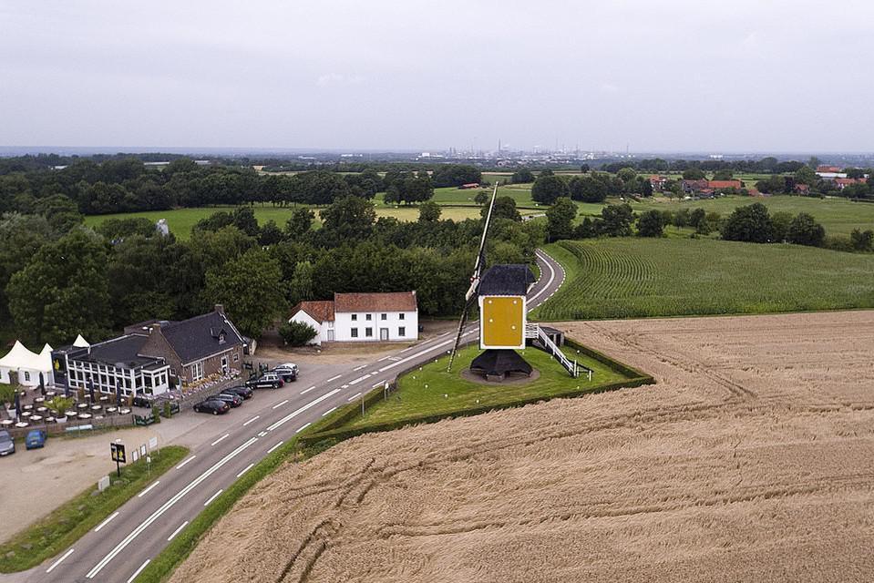Na vijftien jaar gaat de schop nu echt de grond in: werkzaamheden aan weg tussen Genhout en Schimmer