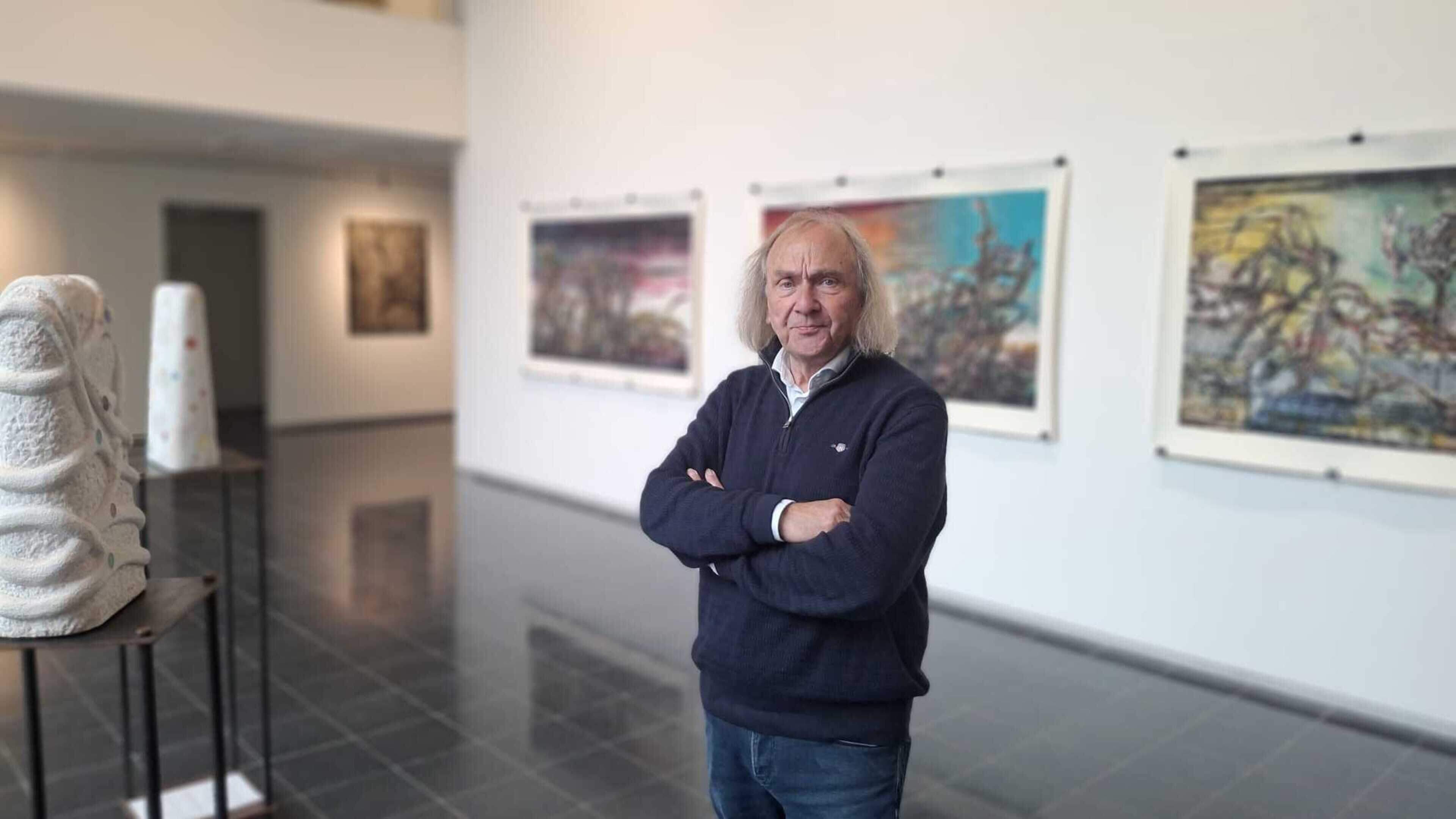 Fotograaf Henk van den Biggelaar exposeert met kunstvrienden in de Nieuwe Galerij: ‘Elkaar een podiu
