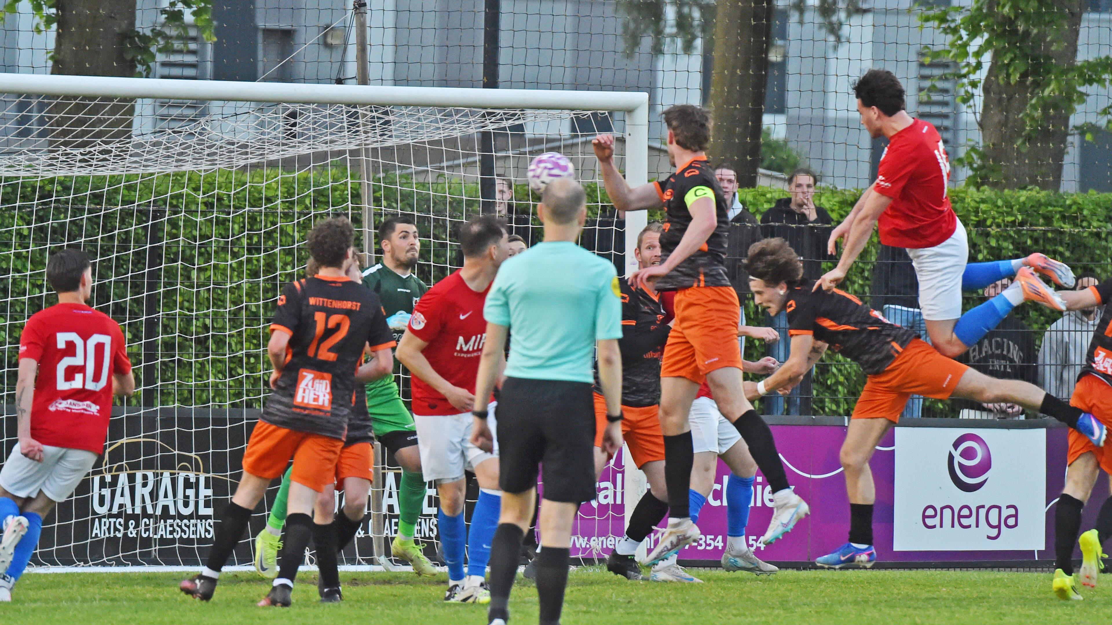 Wittenhorst in zwaar weer na zeer laat verlies (3-2) tegen Venray: ‘Zoals wij de doelpunten tegen kr