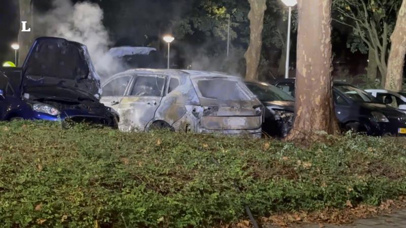Autobrand treft drie voertuigen in Heerlen