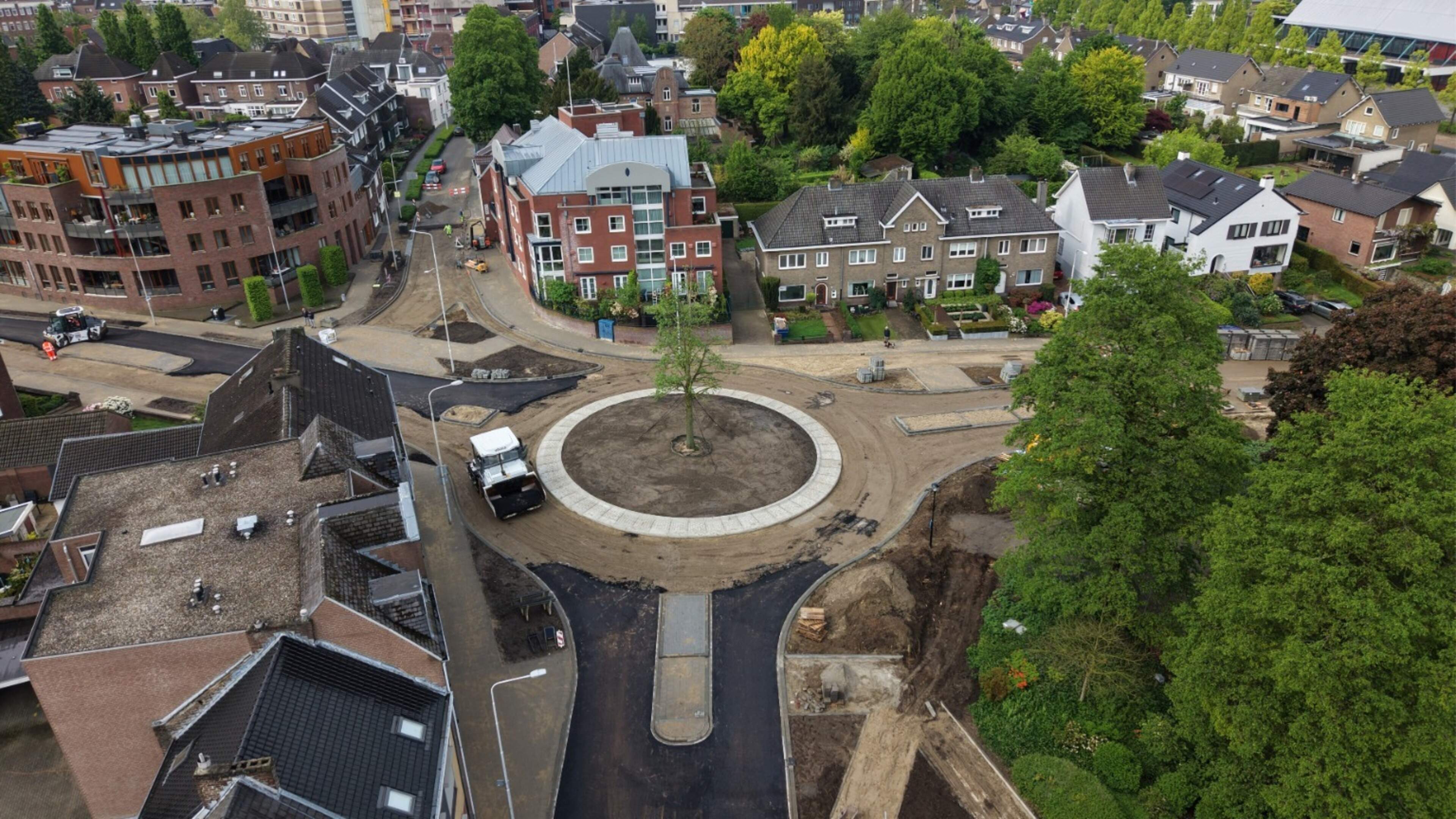 Tegelijkertijd werk aan de weg op drie drukke plekken in Kerkrade, maar einde overlast is in zicht: 