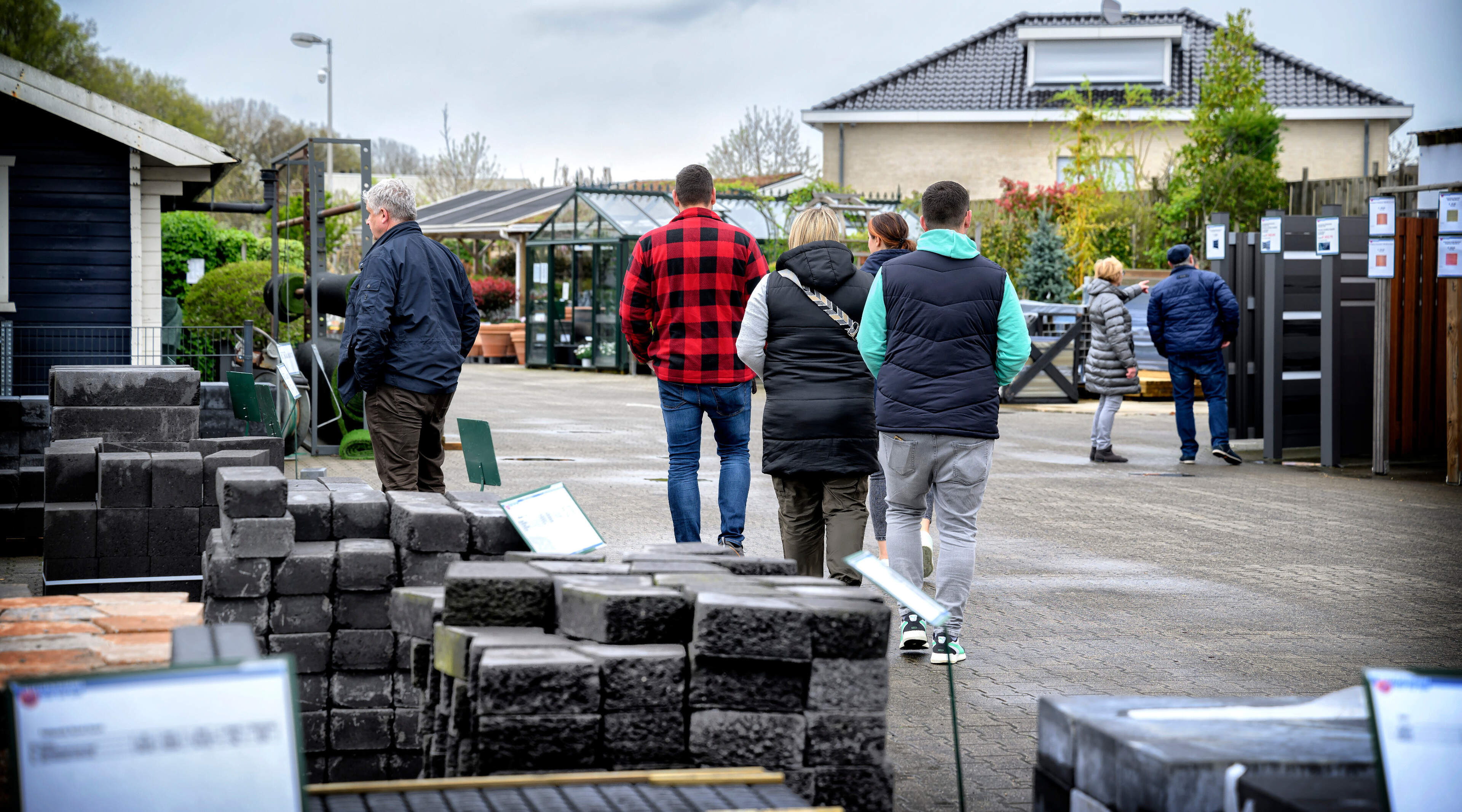 Witte rook voor Eurohandel in Heerlen: bedrijf in tuinartikelen mag terrein herinrichten na jarenlan