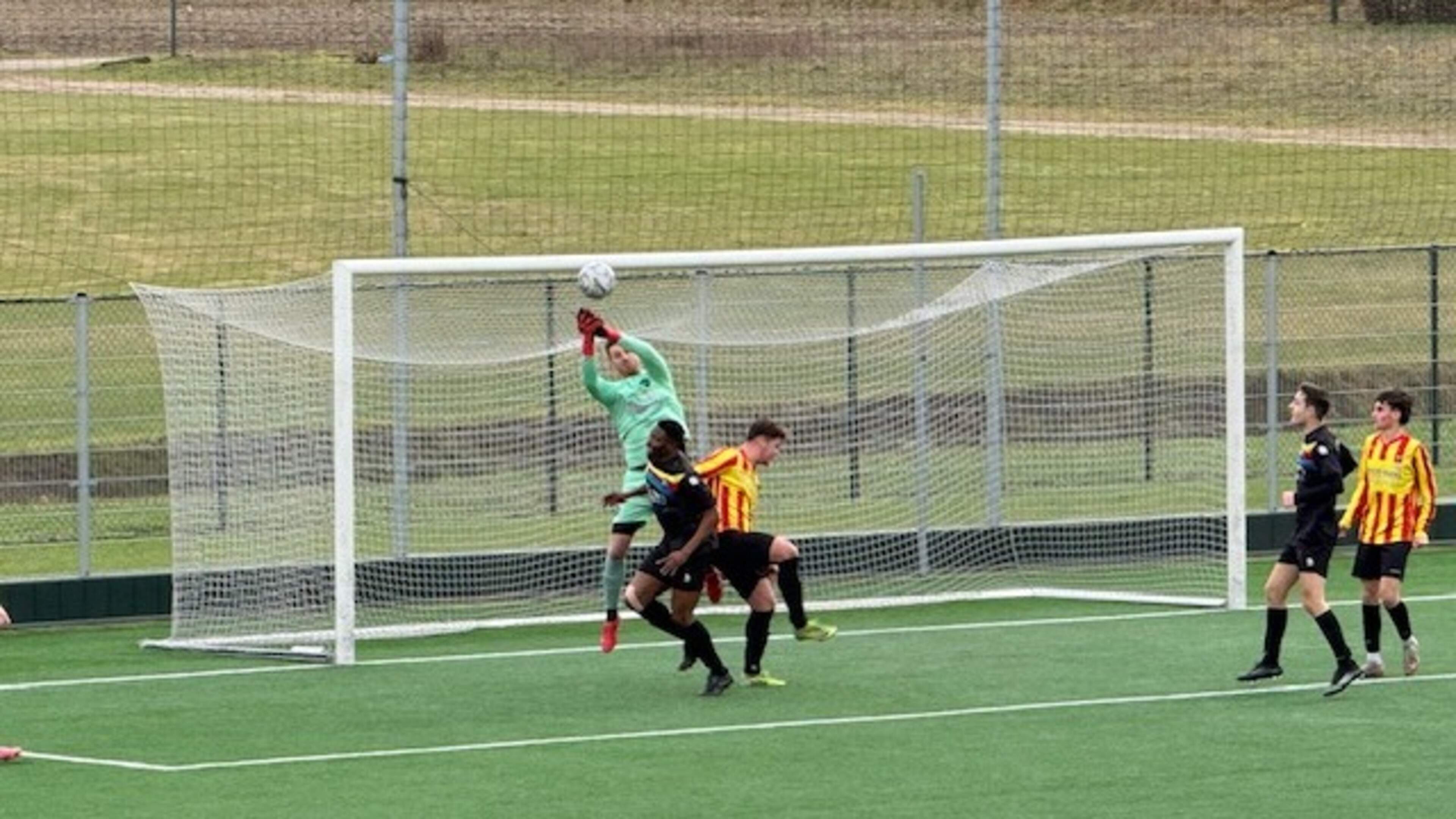 DFO’20 dendert door na winterstop, DES Swalmen wint burenderby met ruime cijfers