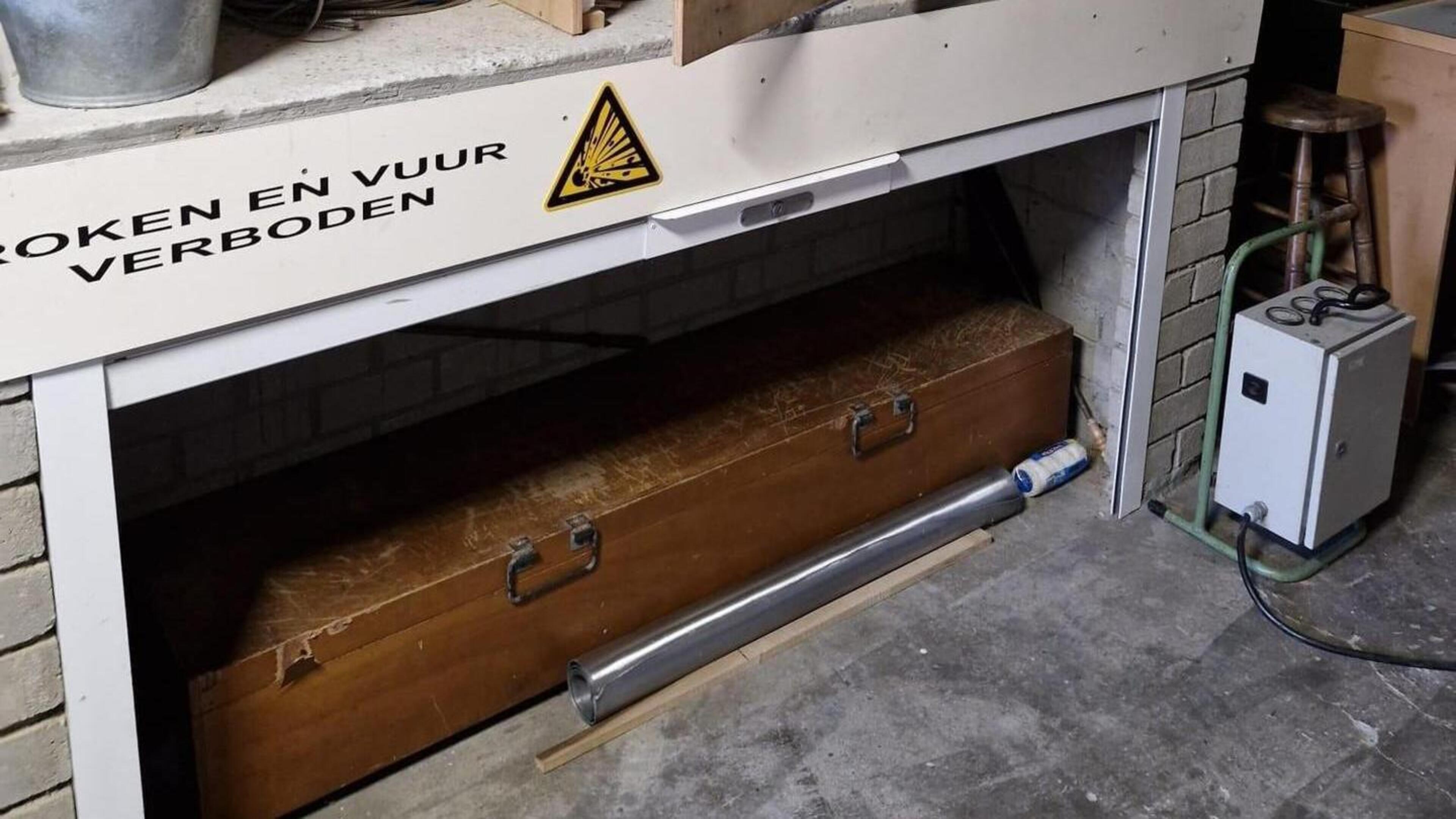 Gestolen buksen van schutterij Beegden teruggevonden in het water