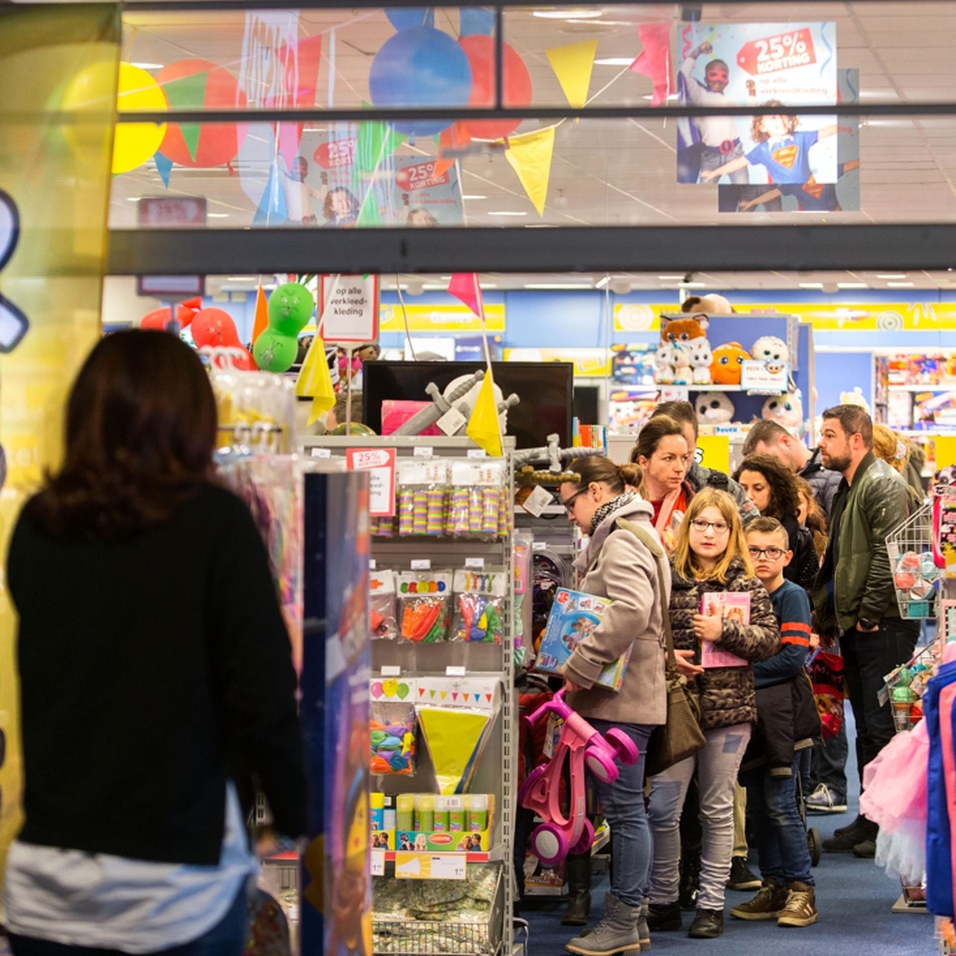 Chaos in speelgoedwinkels Intertoys: ‘Niet moeilijk doen als kinderen ...