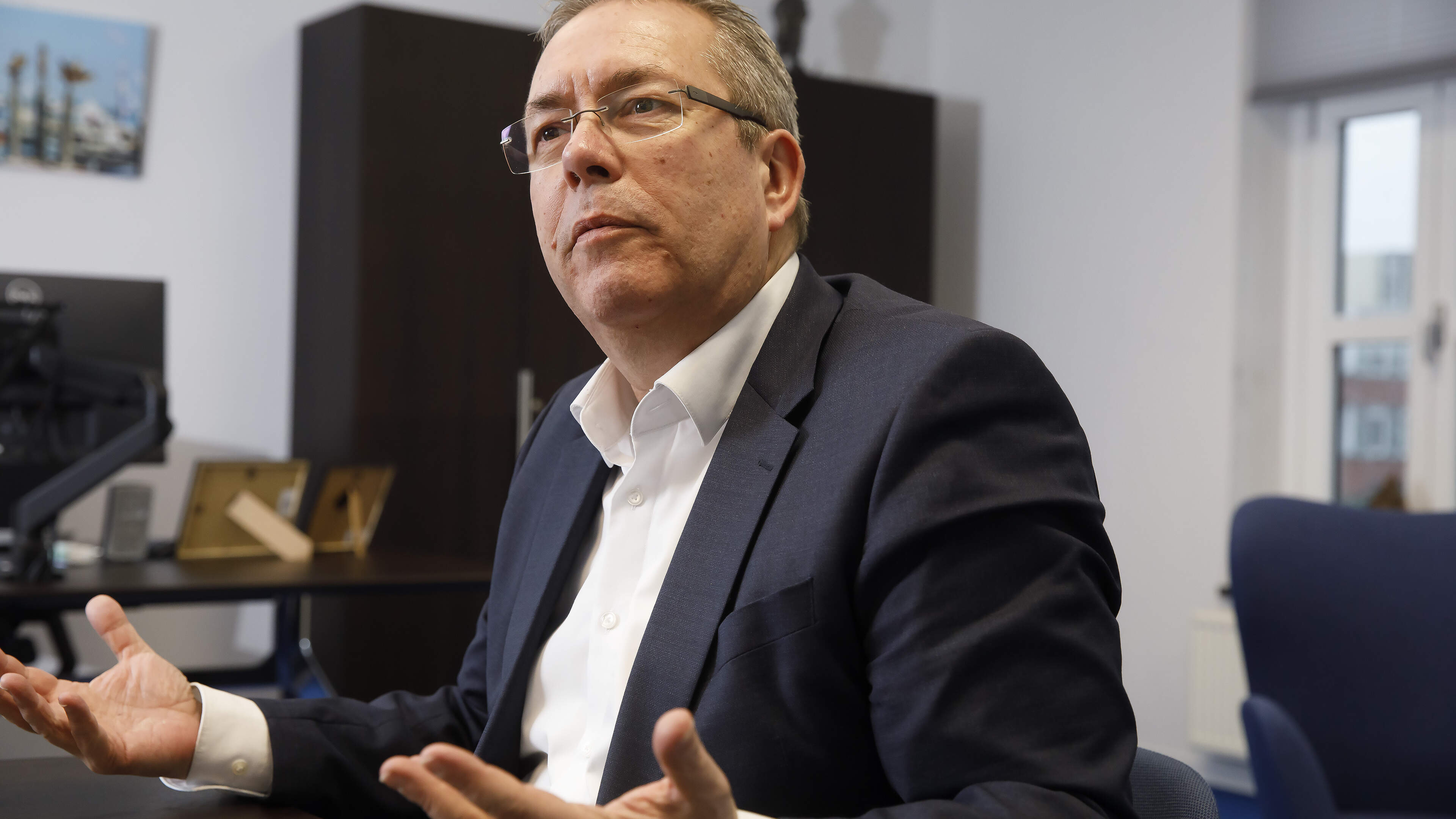 Aangifte wegens bedreiging in Maasgouw is ‘niet voor de bühne’ bezweert burgemeester, maar klopt dat