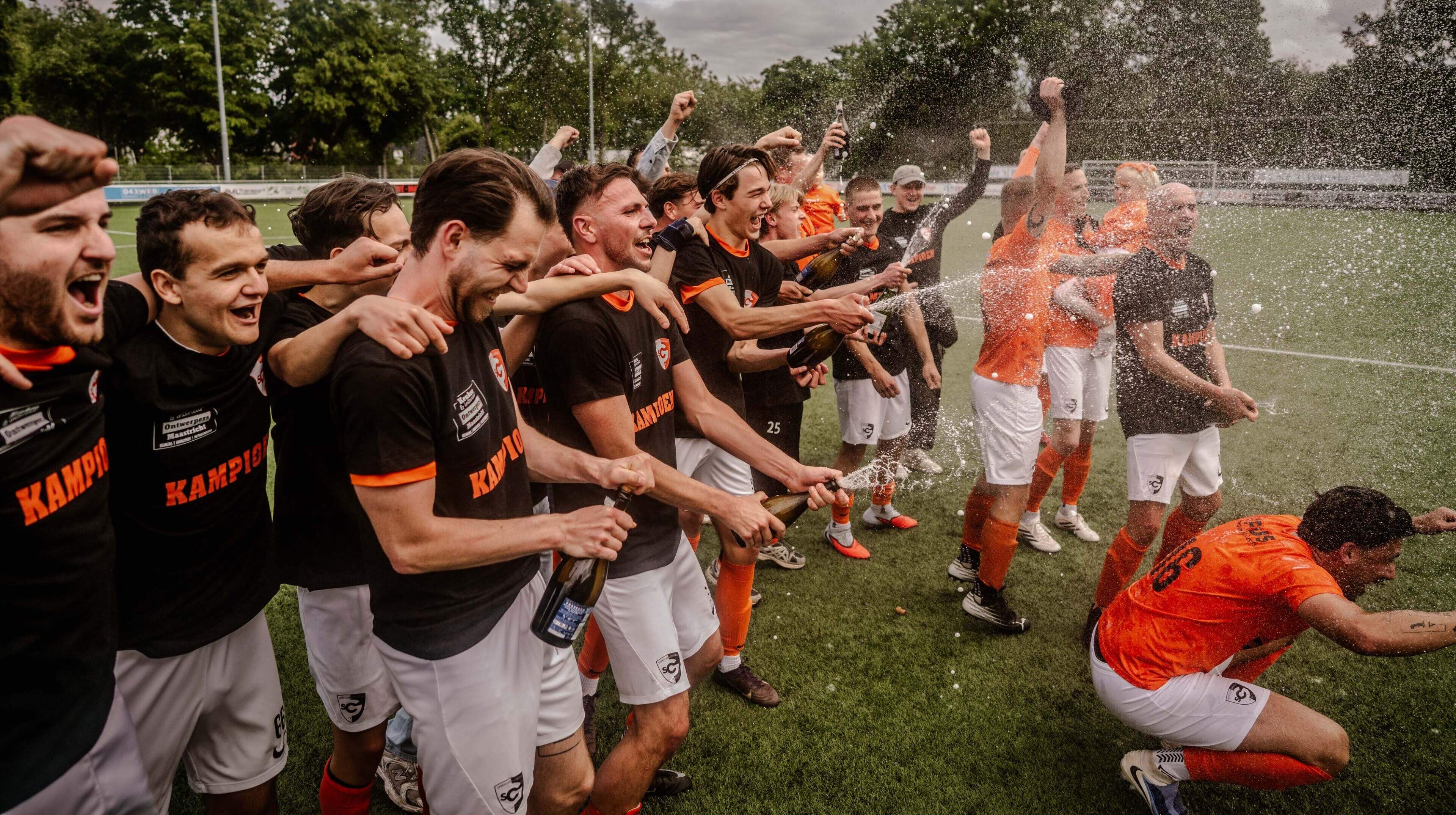 SCG pakt titel en keert na één seizoen terug in de vierde klasse: ‘Ik ben ontzettend trots op deze s