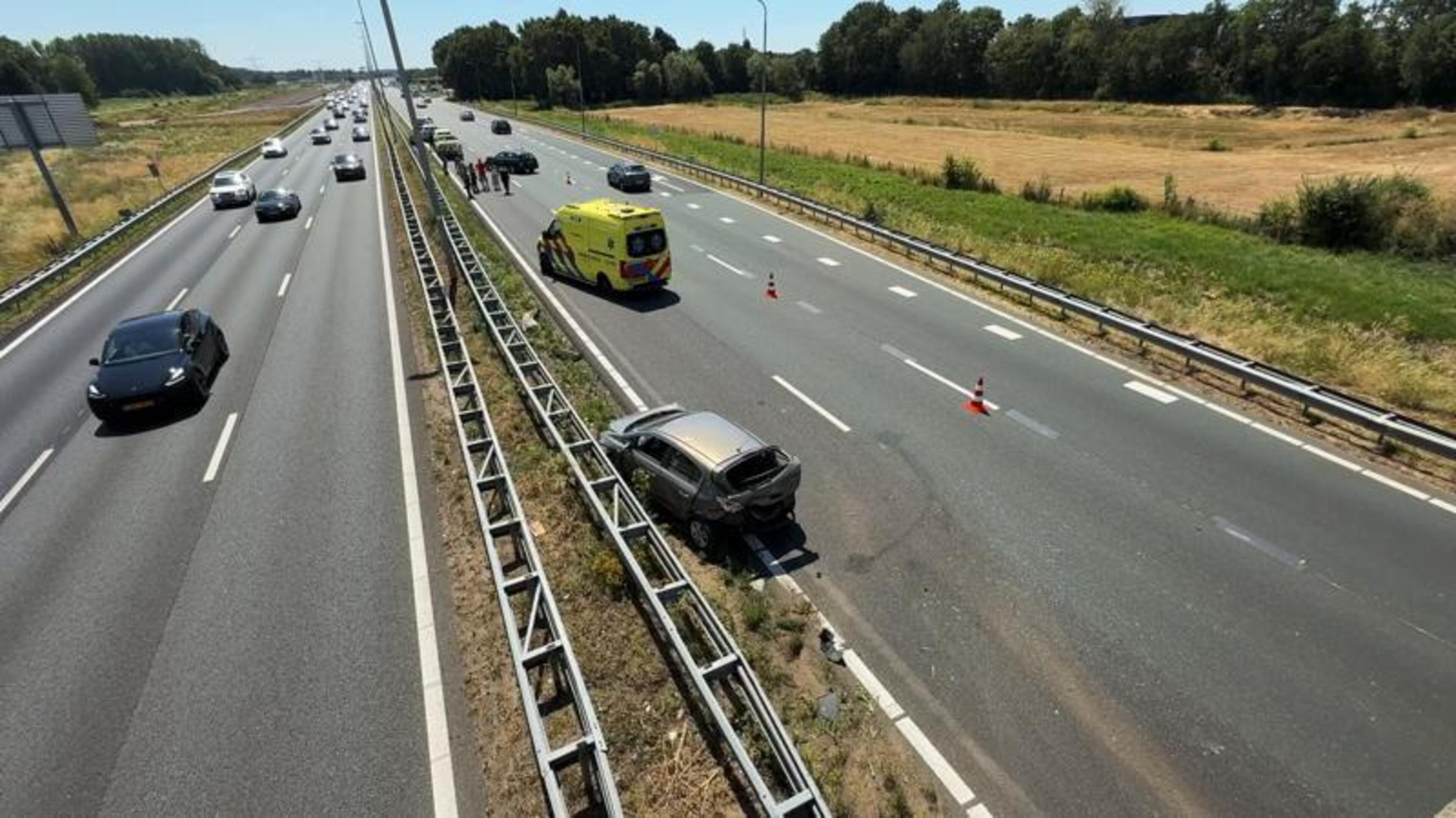 Flinke vertraging op A2 na ongeluk bij Born