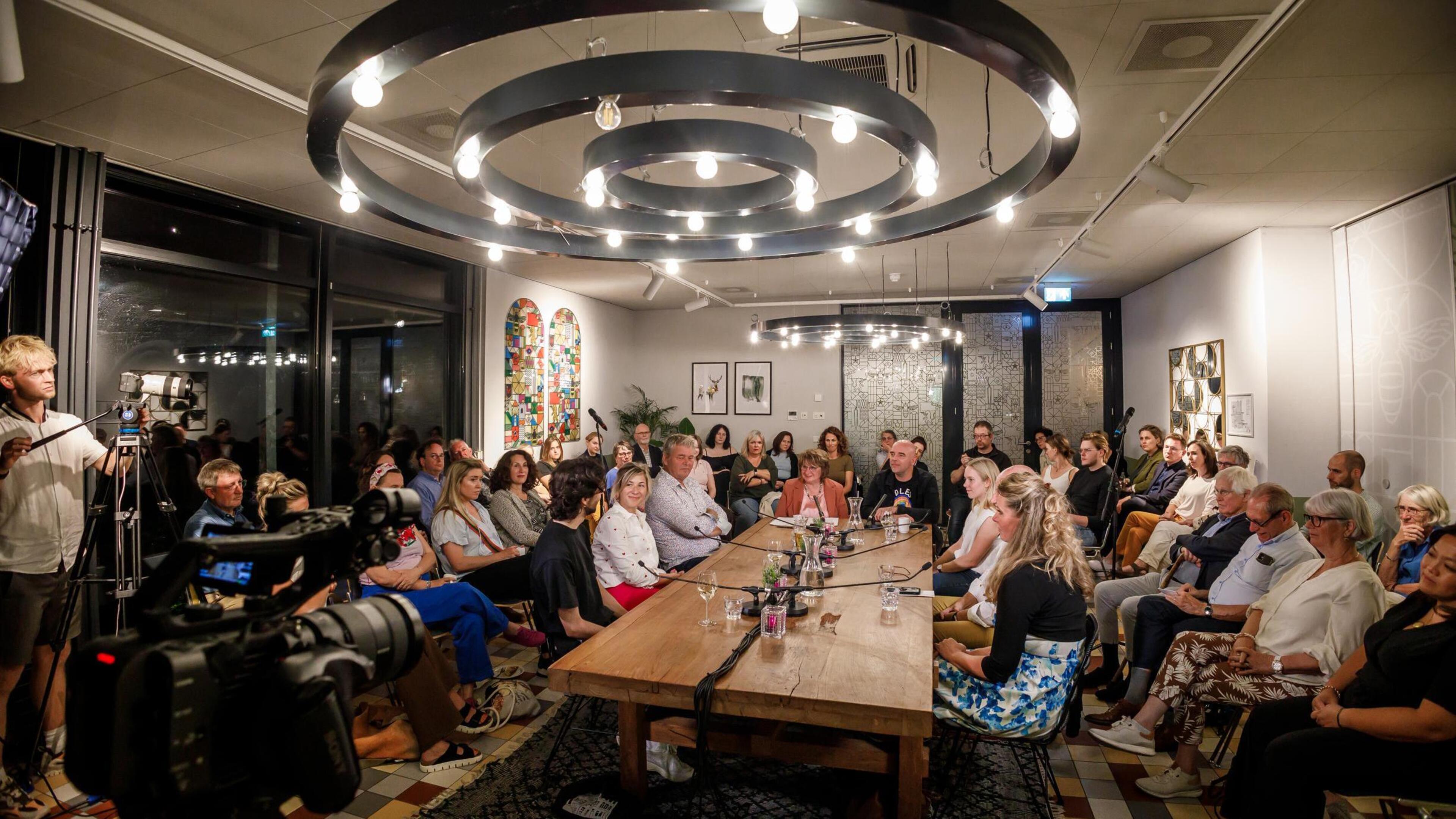 Een avond praten over grensoverschrijdend gedrag: Monika uit Oirsbeek leerde dat je als ballerina ‘m