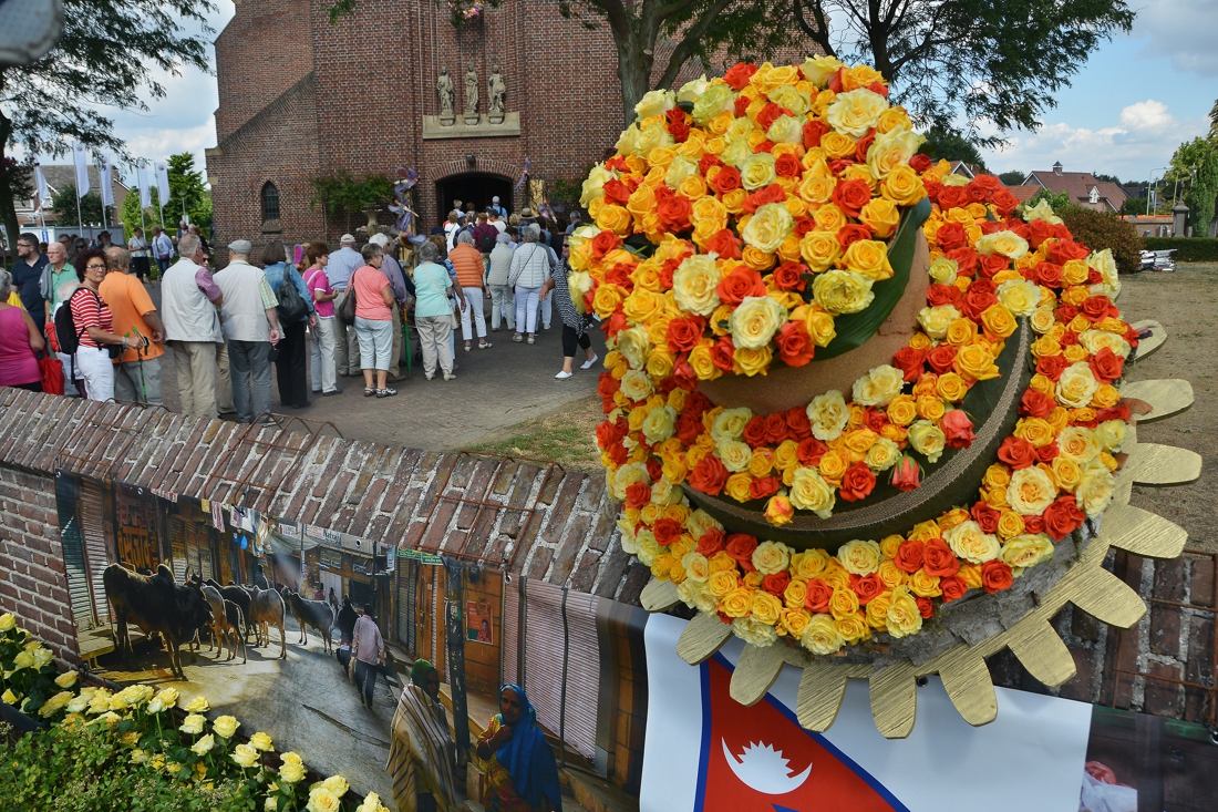 Gestopt Rozenfestival Lottum houdt grote uitverkoop