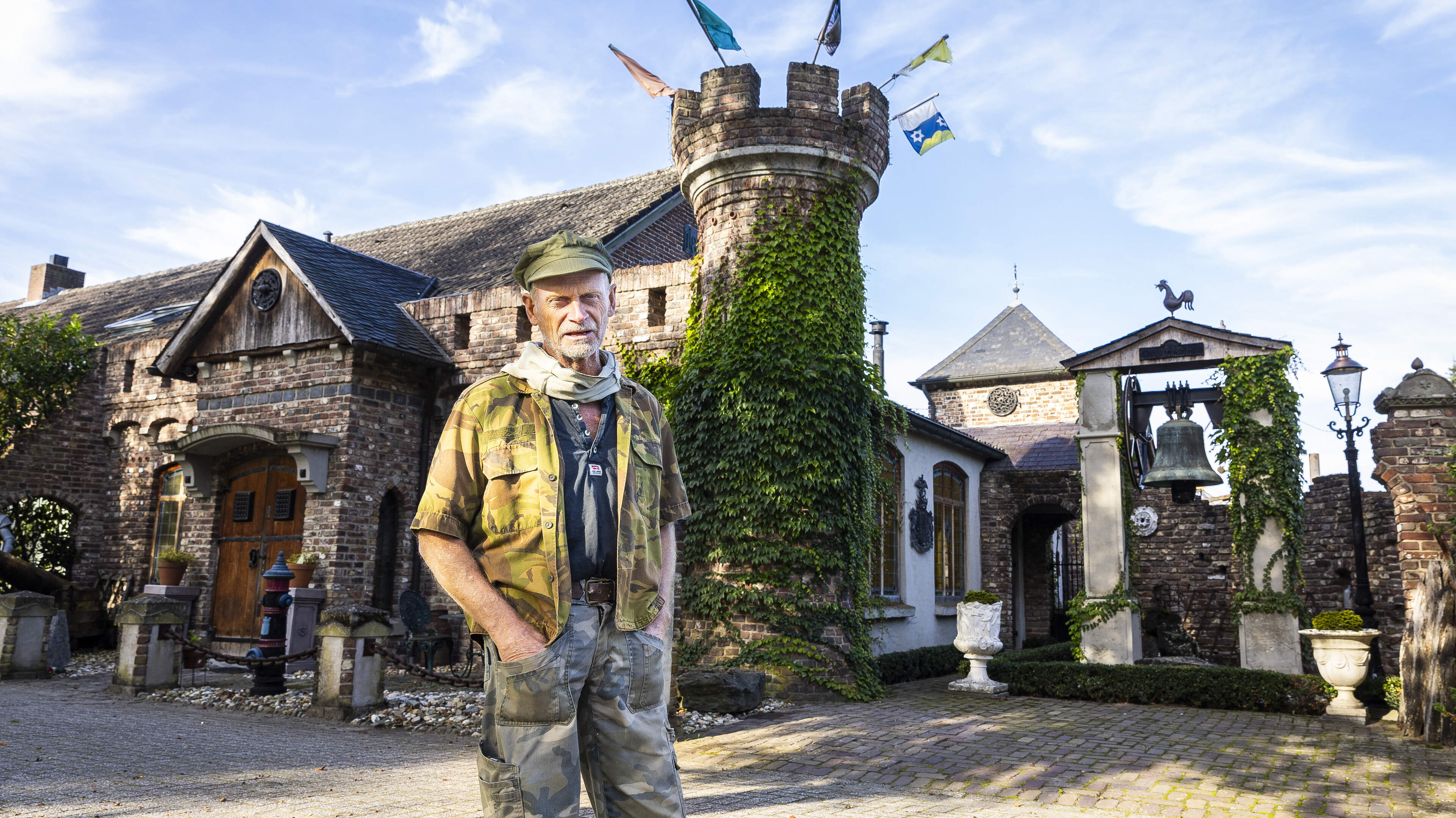 Sjaak uit Helden bouwt al dertig jaar aan zijn droomkasteel en heeft nooit last van welstand: ‘Pierr