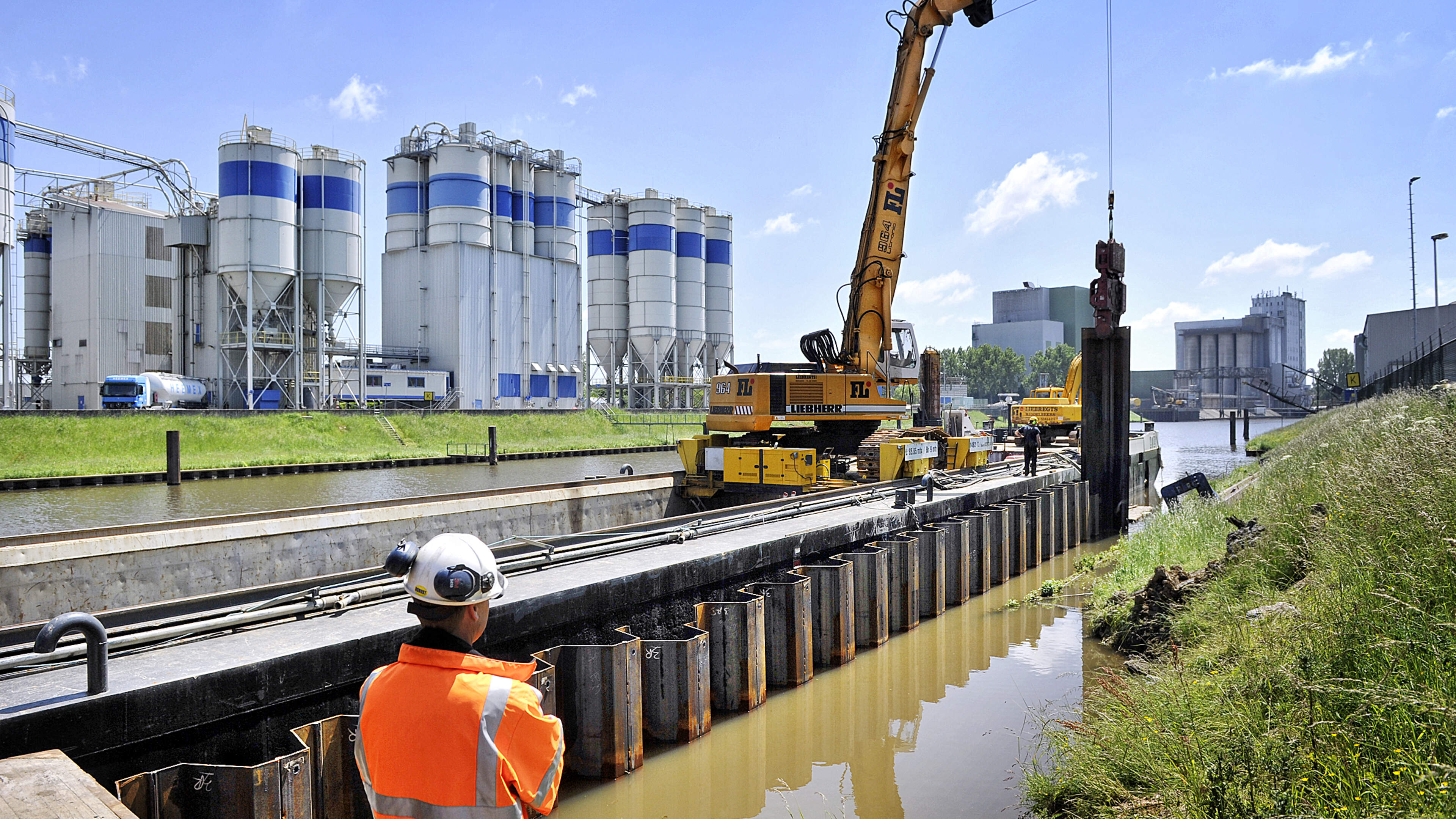 Limburgse binnenhavens smeden hechter front met Havenvisie BluePorts