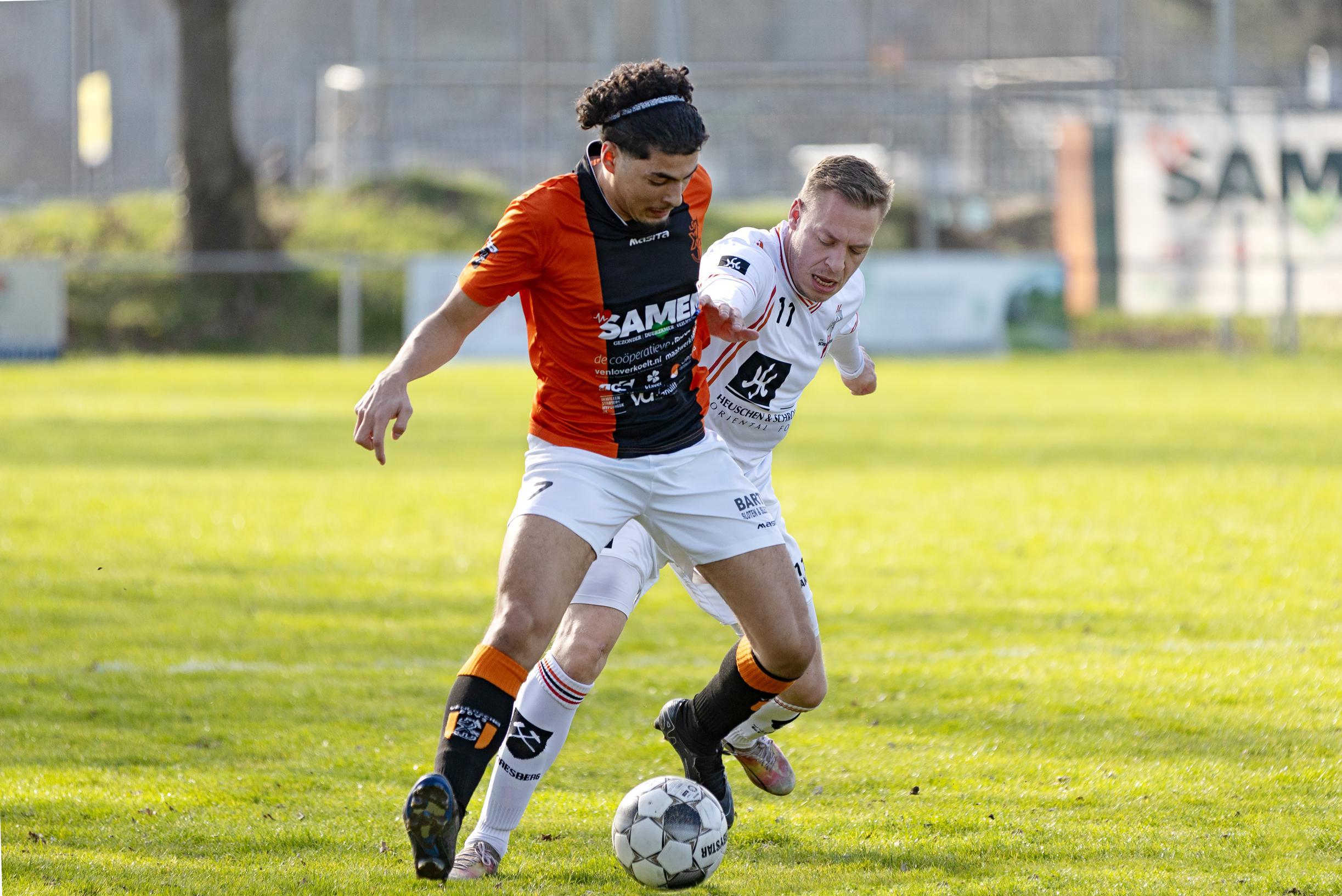 Bob Hoveling spoelt met laatste beetje energie Boys-kater weg: ‘Ik perste die goal eruit’