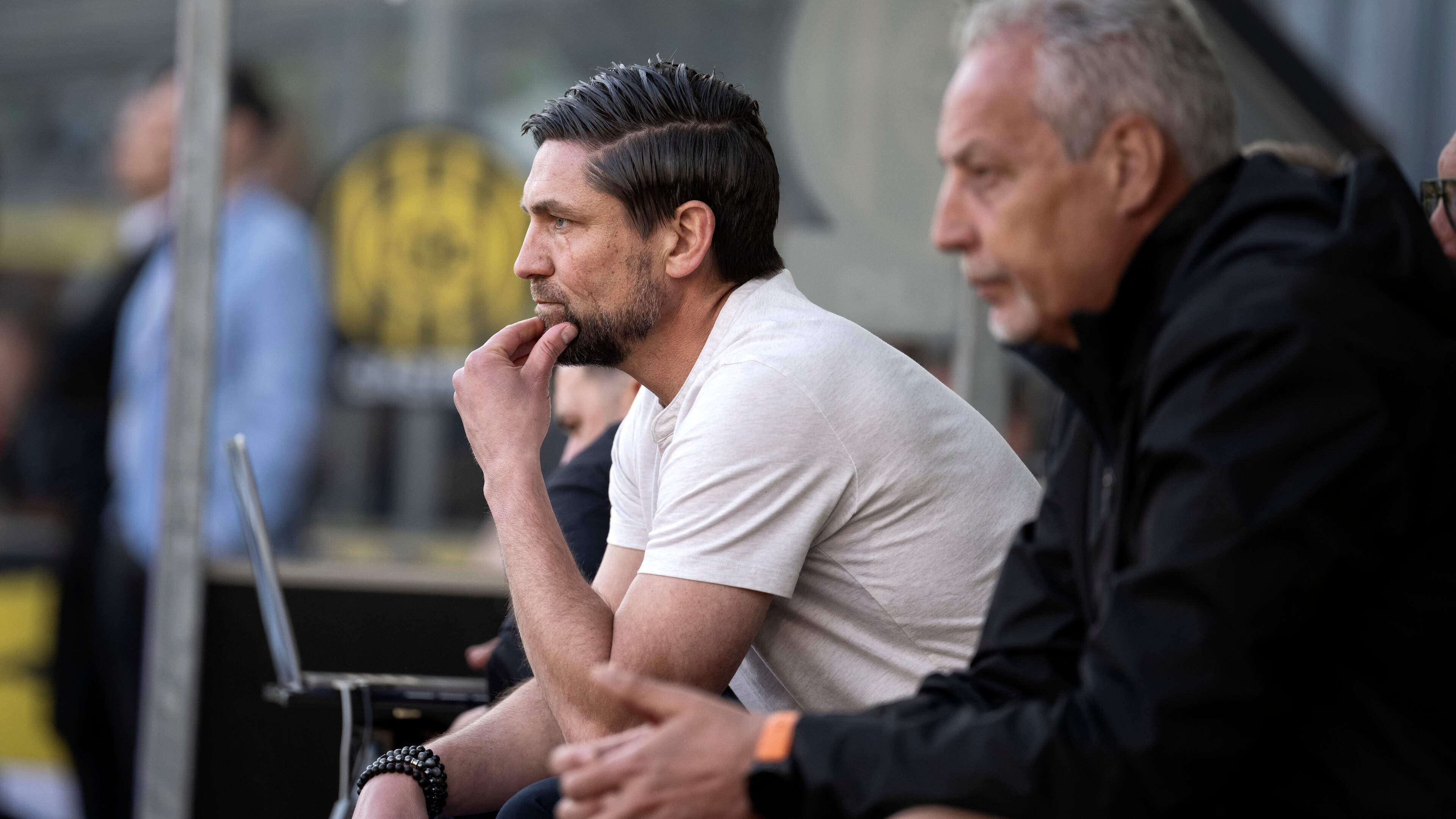 Roda-coach Kevin van Dessel merkt dat de druk voorzichtig bij zijn ploeg wordt gelegd: ‘Met onze rep