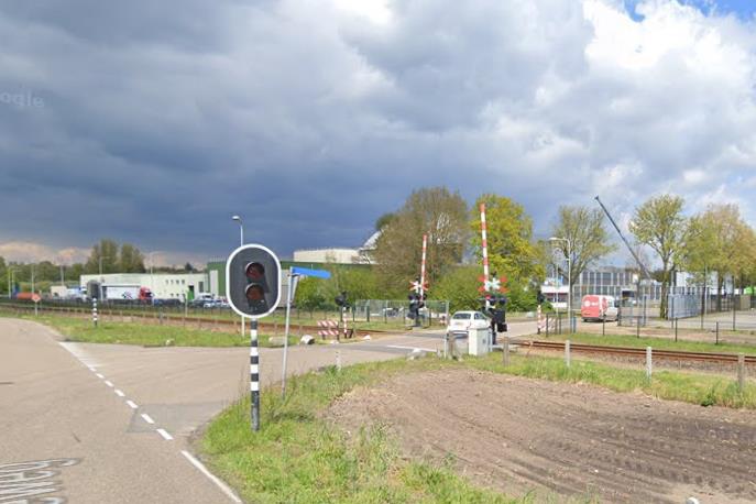Aanleg nieuwe overweg in Oostrum staat gepland in 2027, maar er kan nog een kink in de kabel komen