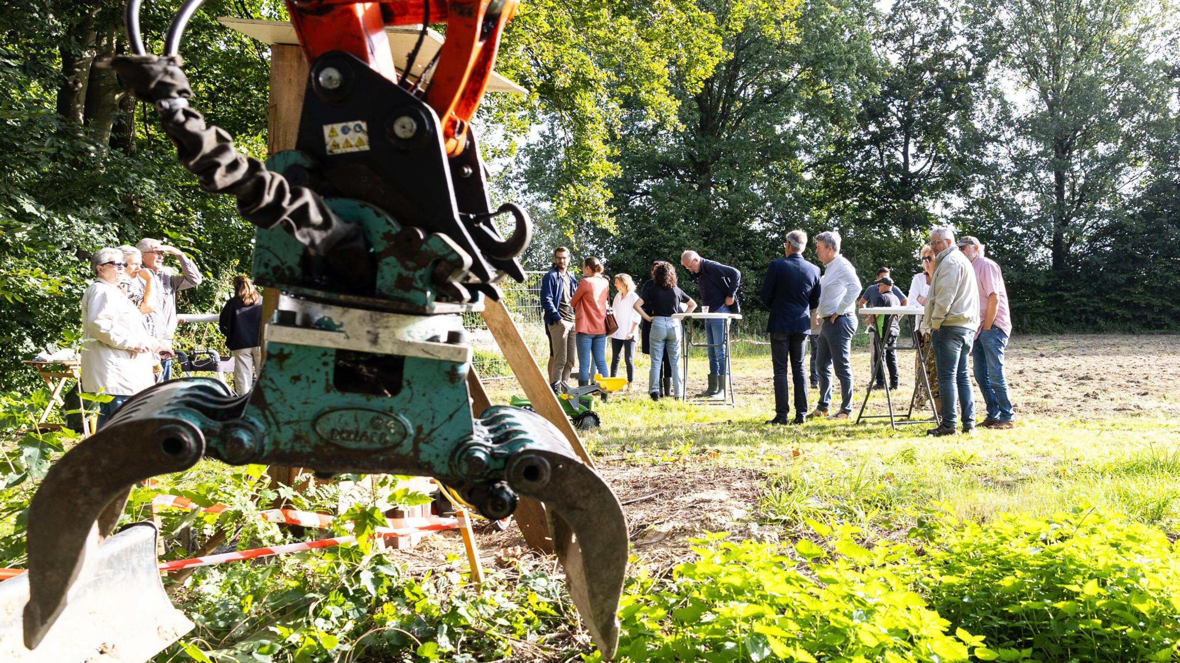 Gereedmaken terrein voor tiny houses in Schimmert begonnen: ‘Het enige dat ons nu nog kan vertragen 