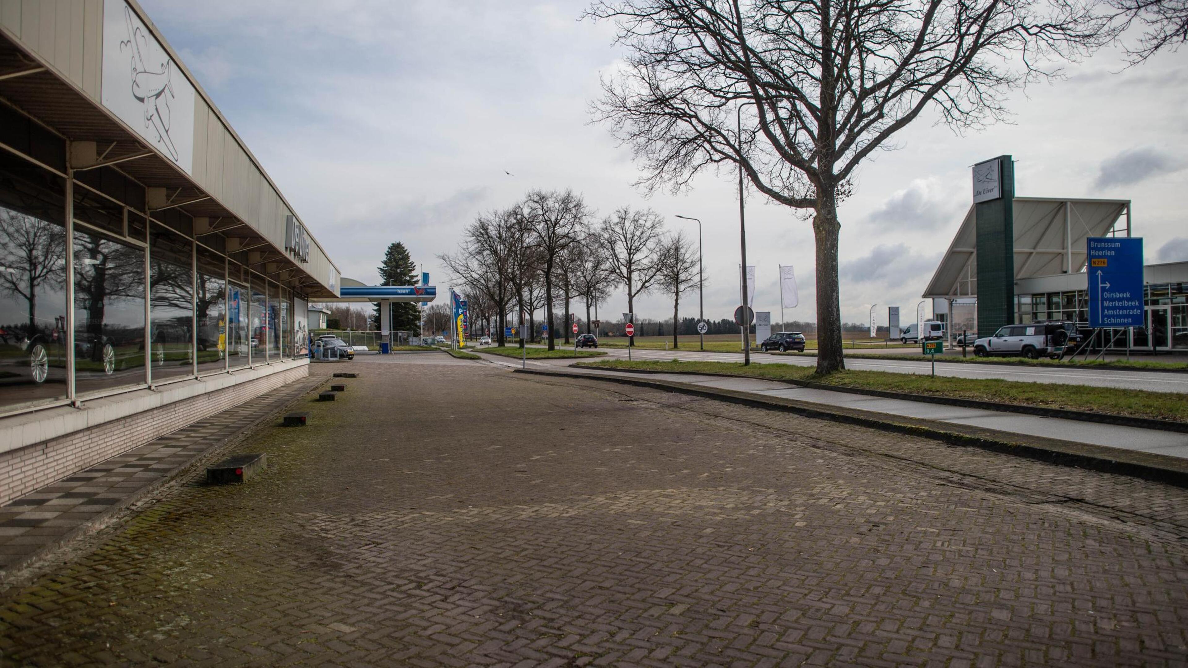 Discussie over dure aankoop pand De Uiver aan N276, woningbouw is optie bij oud sportterrein Doenrad