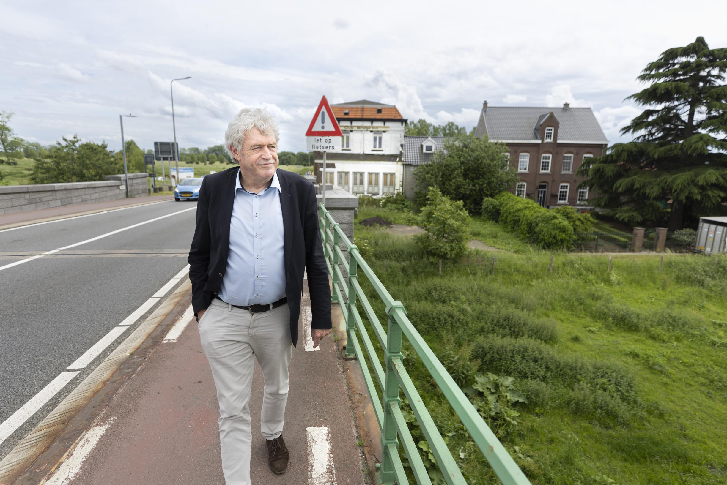 Vervallen bordeel in Roosteren een doorn in het oog, maar wethouder ziet kansen