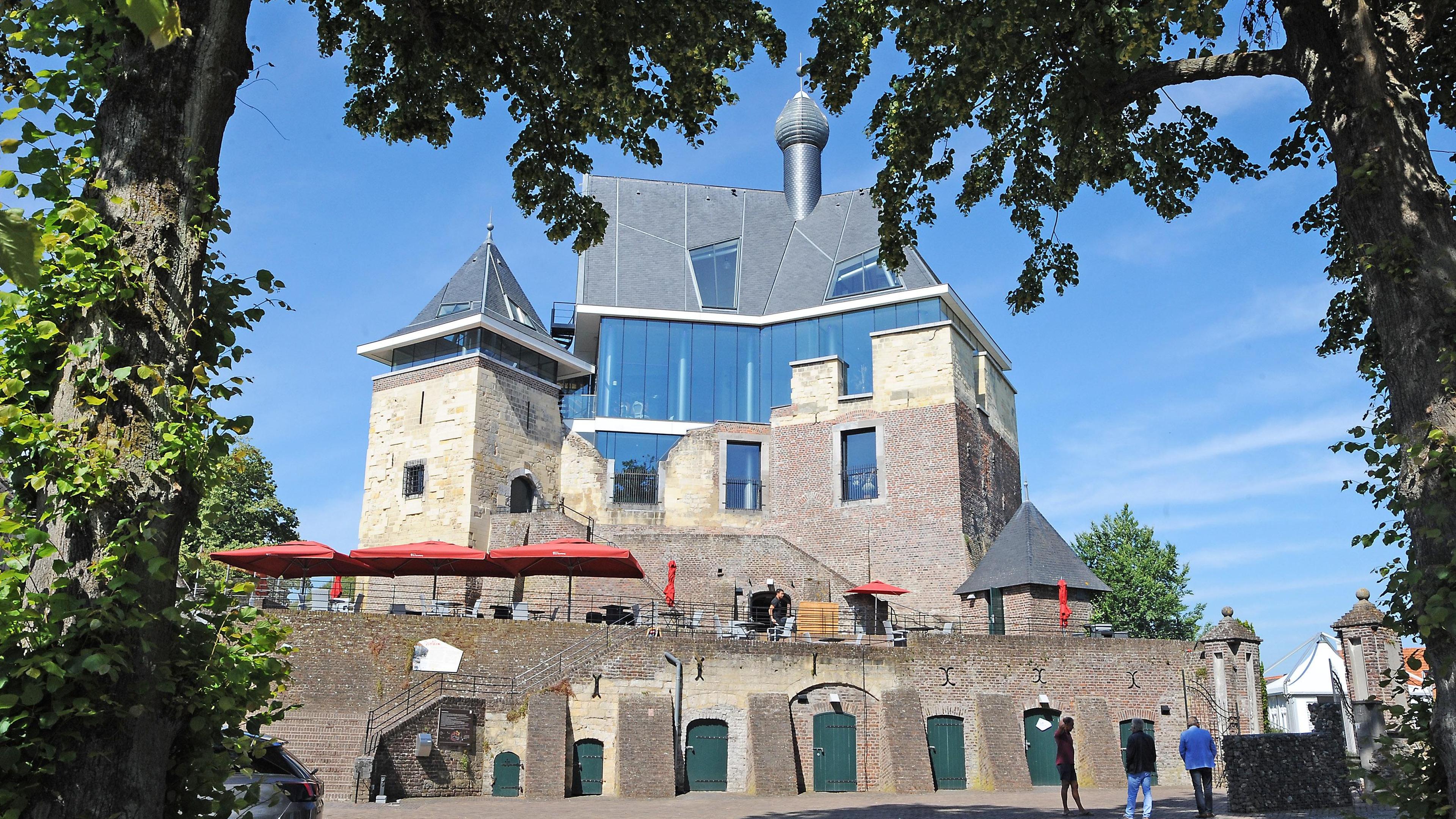 Raadsvoorstel: fikse zak geld en streep door horeca moet kasteel Kessel er weer bovenop helpen