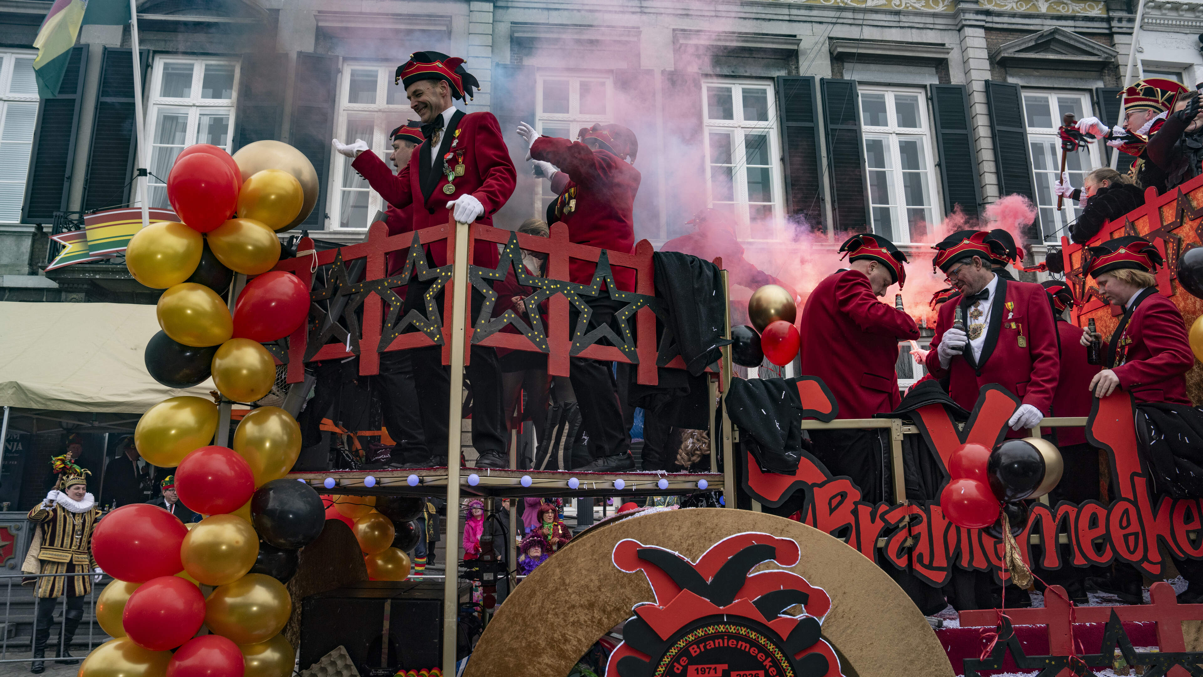 Carnavalsclubs Maastricht ontdekken burgerbegroting, in totaal minder geld gevraagd
