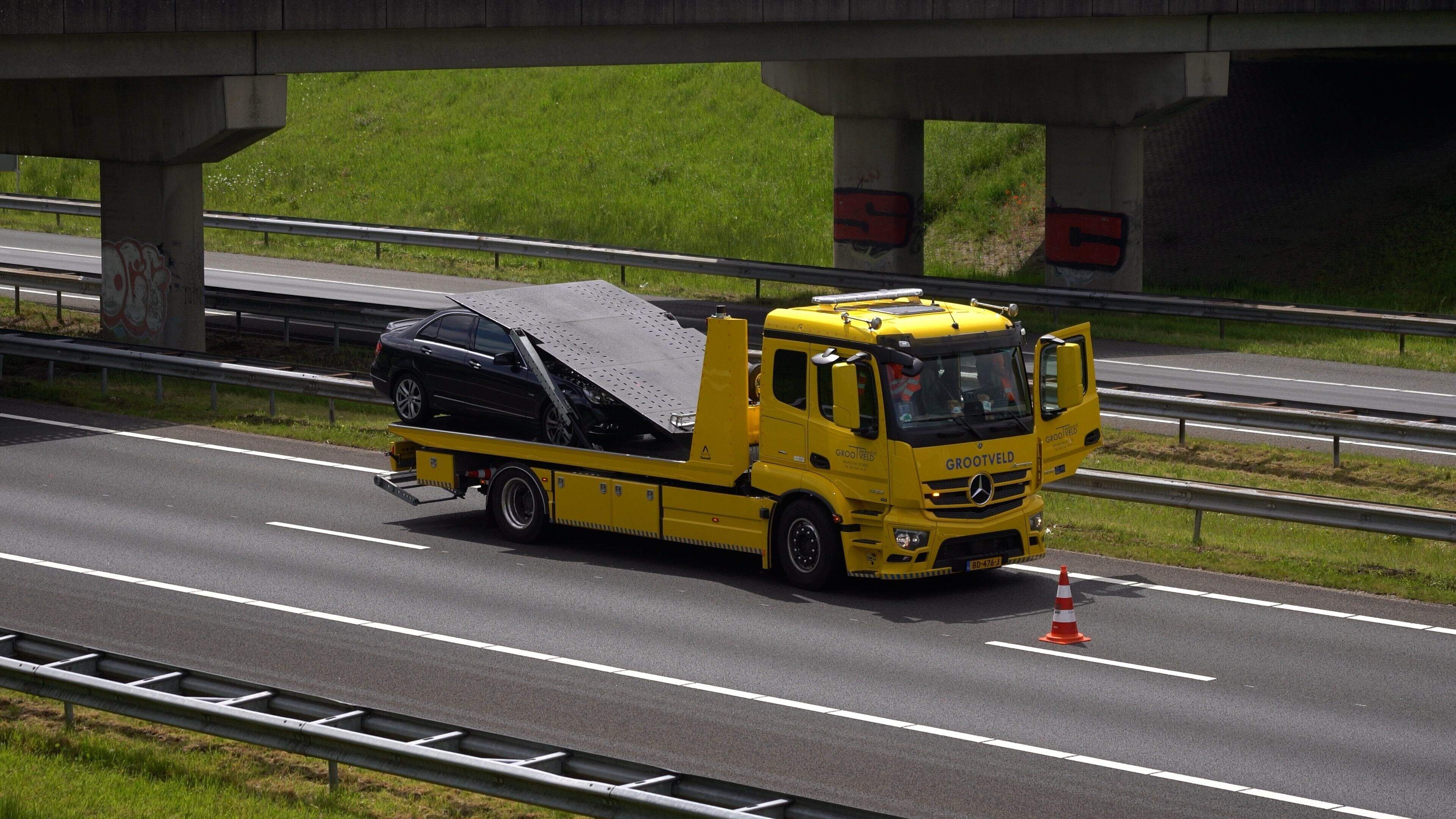 Gewonde bij eenzijdig ongeval op A76 bij Heerlen