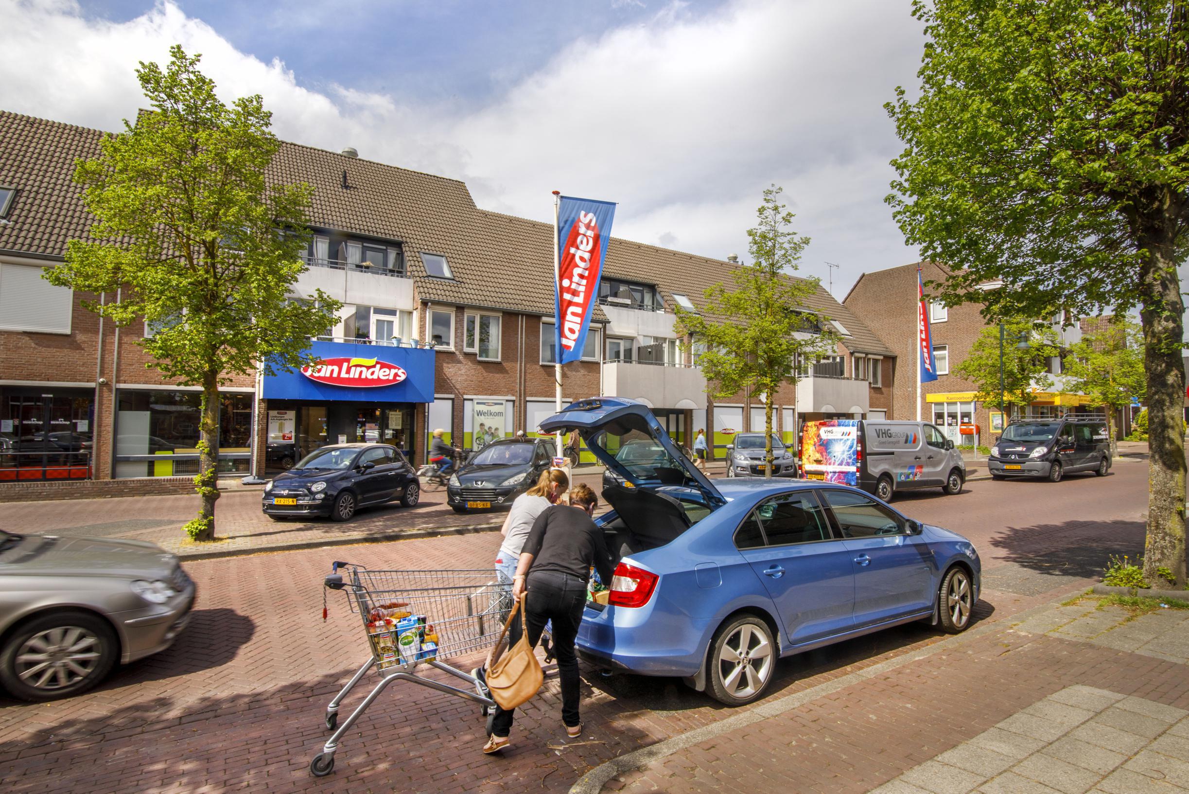 ‘Roggel mag niet inslapen’, vindt groep inwoners die heft in eigen hand neemt en werkt aan facelift