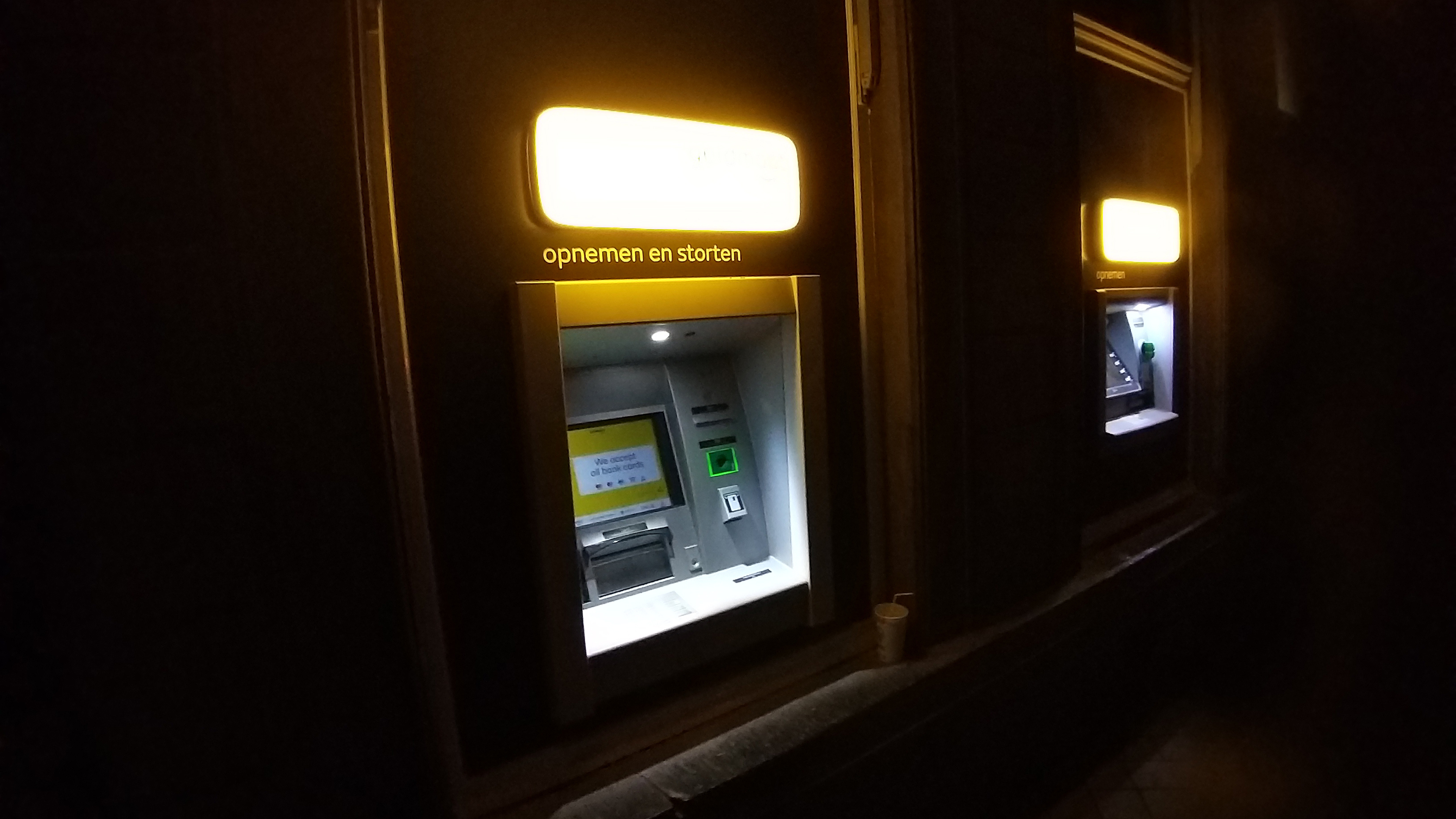 Inwoners klimmen met succes op de barricaden: Epen houdt zijn pinautomaat