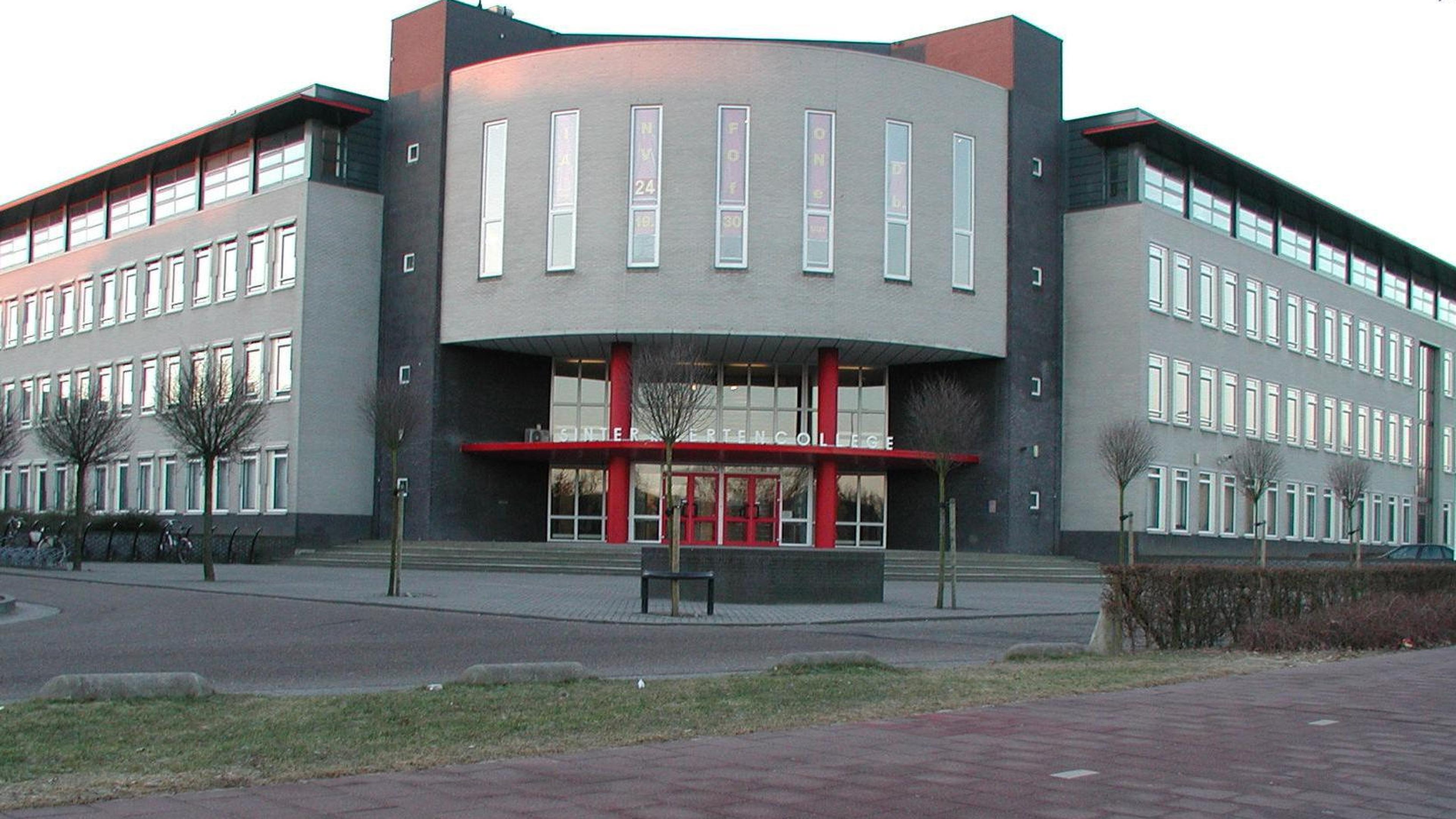 Onderzoek naar ‘ongepaste’ beelden’ docent Sintermeerten in Heerlen op datingsite