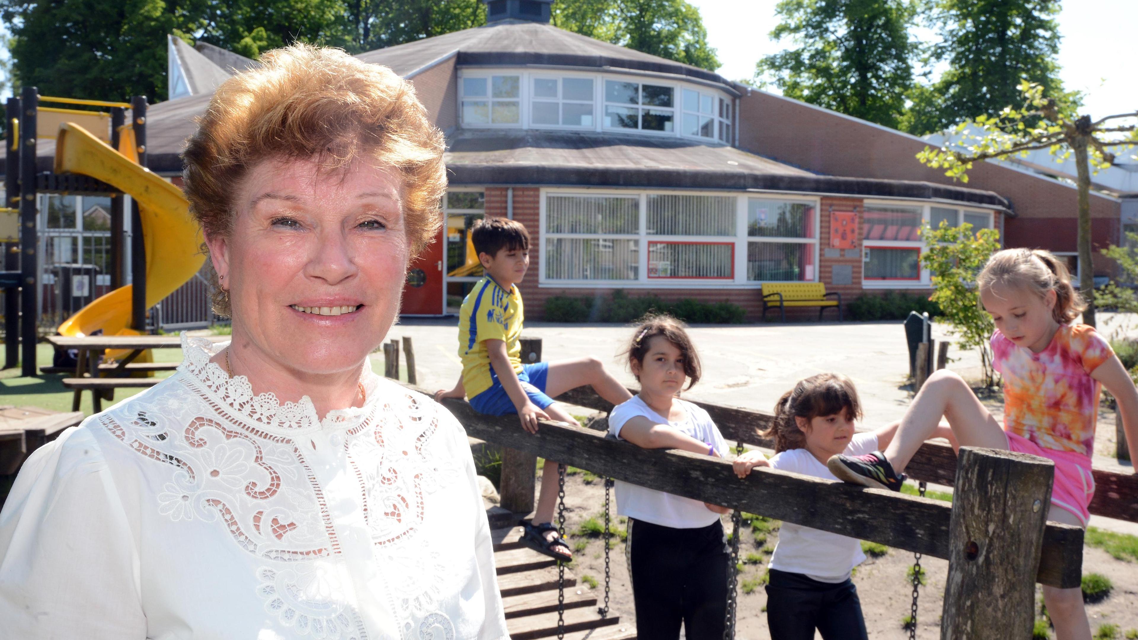 Juf Hubertine uit Velden neemt na 45 jaar afscheid van het onderwijs in Noord-Limburg: ‘Ik was lang
